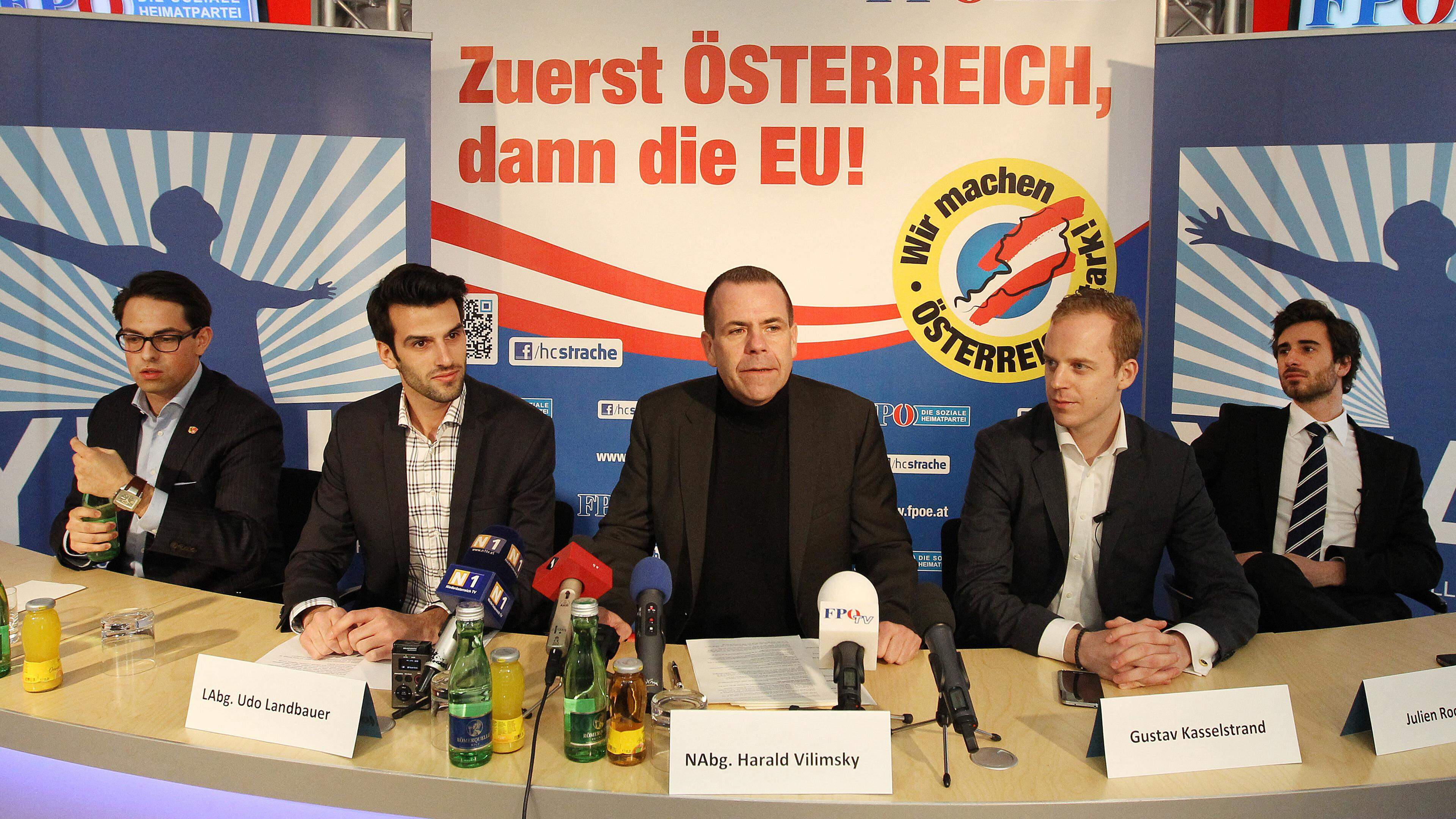 EU-Spitzenkandidat Harald Vilimsky (Mitte) könnte der große Sieger der EU-Wahlen werden. 