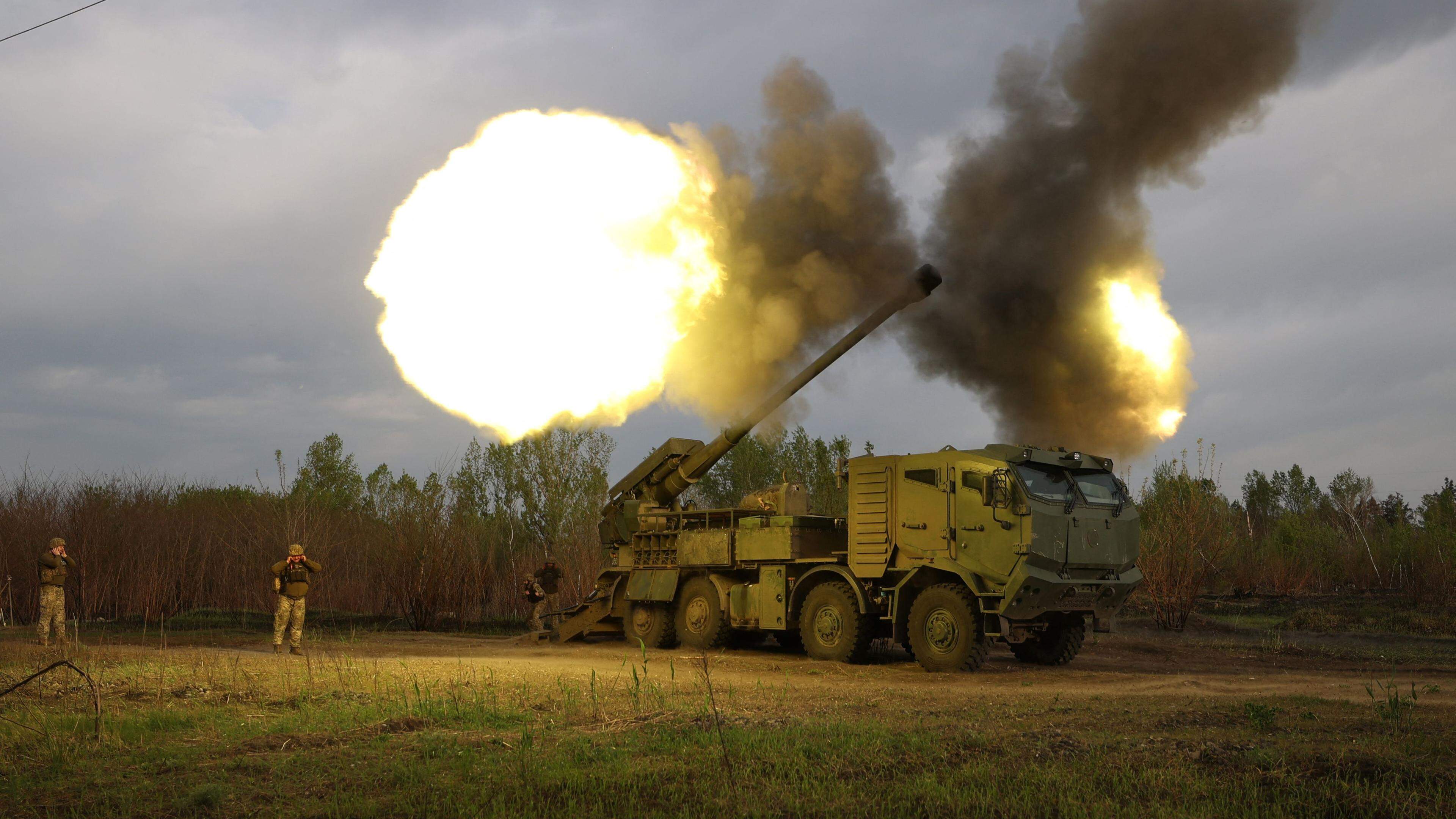 Die Waffenlieferungen für die Ukraine aus den USA könnten eine kriegsentscheidende Wende bedeuten. Doch andere sind spektisch. 