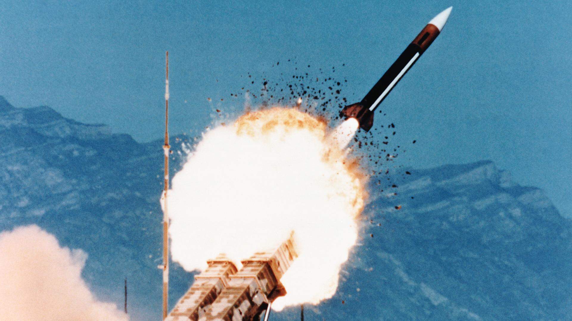 Eine Patriot-Rakete wird als Teil des Patriot-Luftverteidigungssystems auf dem White Sands Missile Range, New Mexico, gestartet.