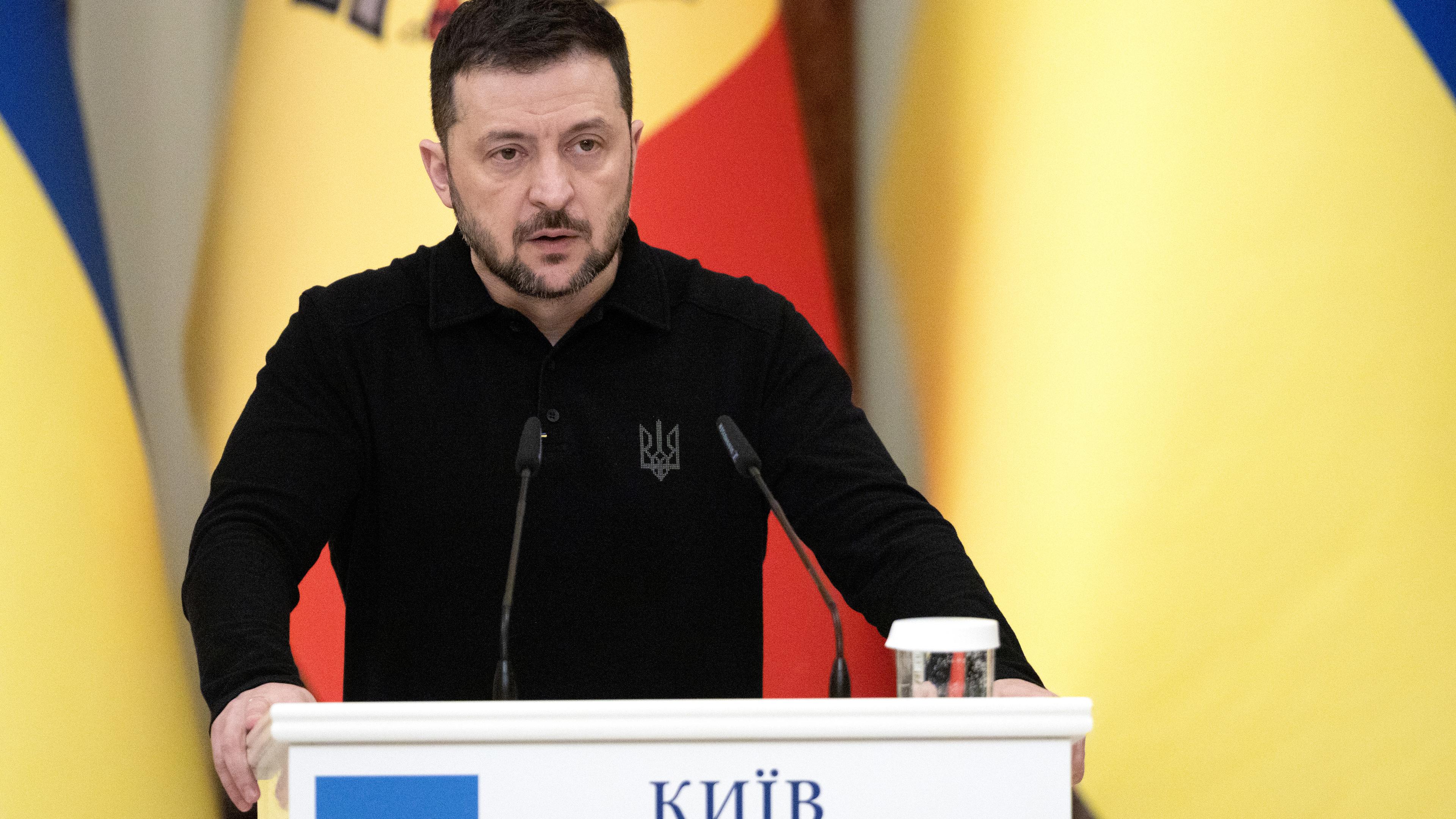Selenskyj: Au schimbat armele nucleare pentru pace   
