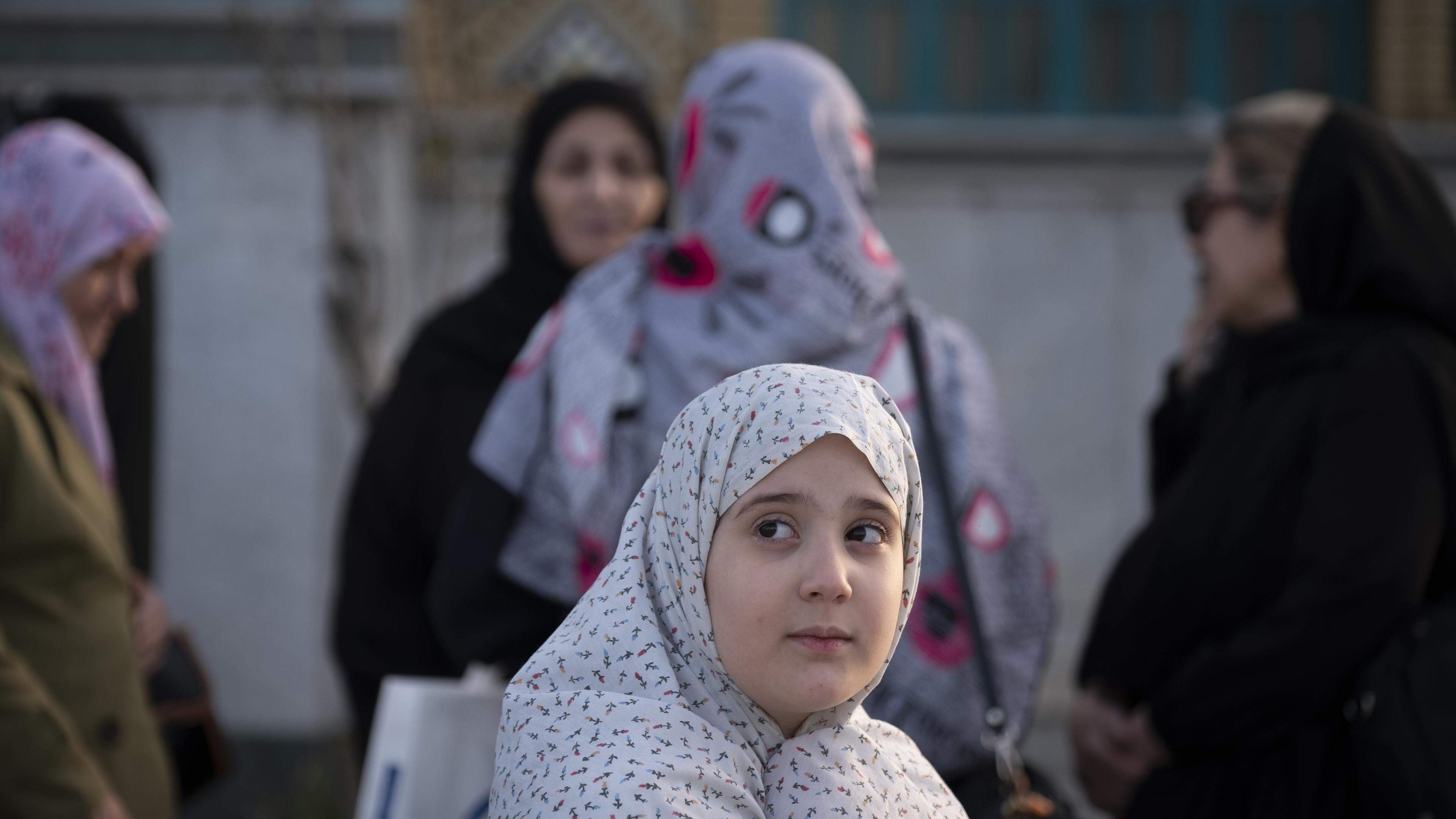 Die Kopftuch-Überwachung der Mullahs wird immer perfider    