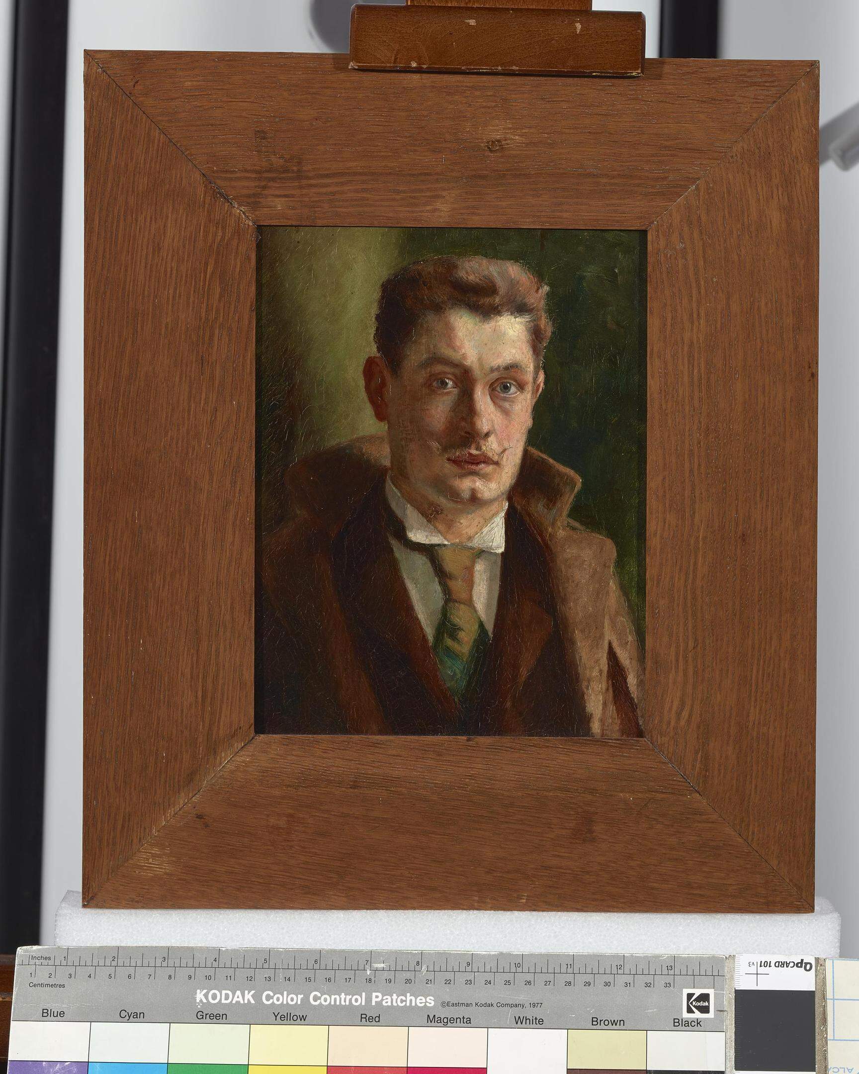 Dominique Lang, Selbstporträt im Alter von 25 Jahren, um 1899, Öl auf Holz, 25 x 20 cm, Musée national d‘histoire et d‘art Luxembourg  