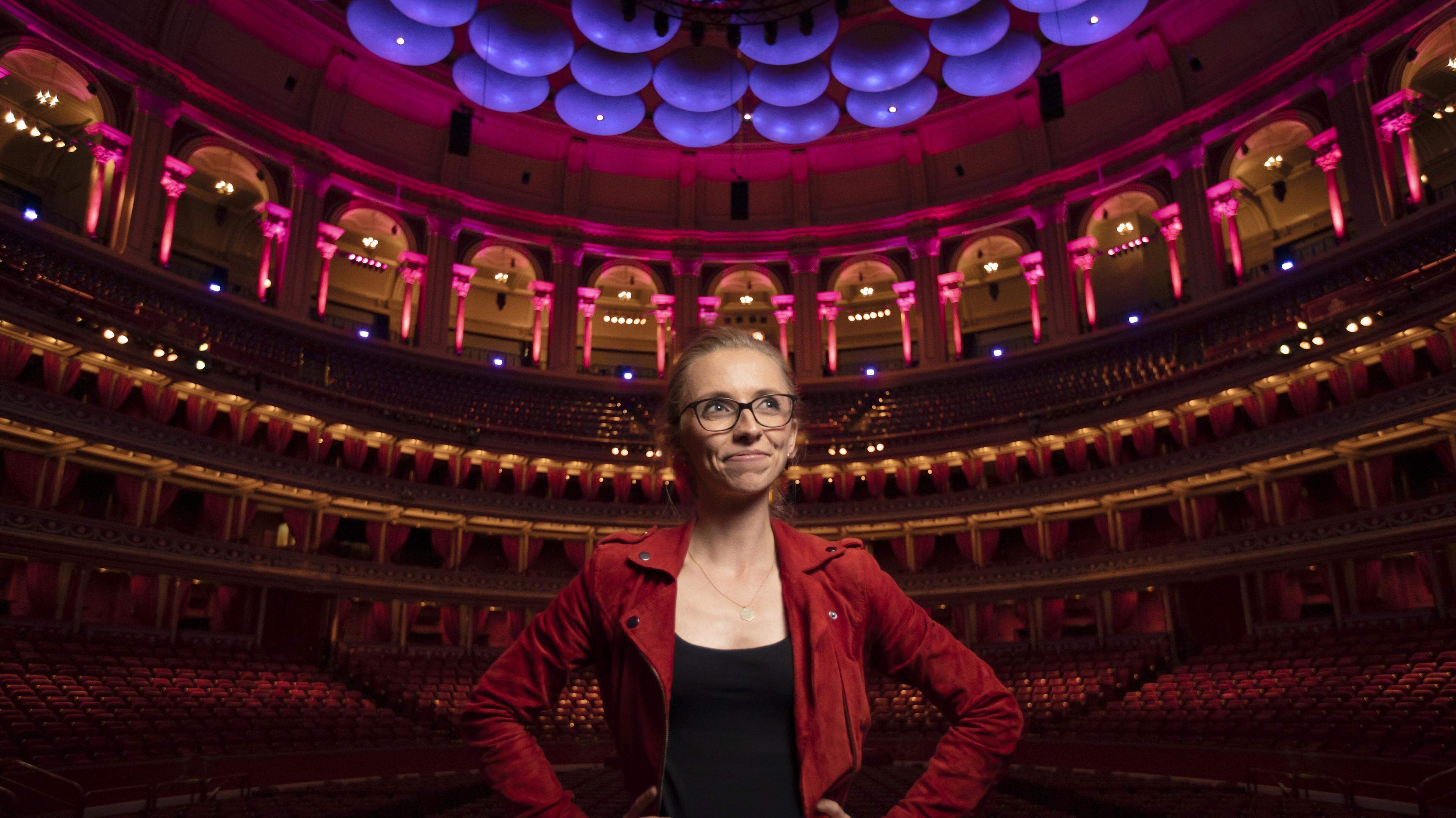 Von der Londoner Royal Albert Hall nach Düdelingen: Anna Lapwood kommt zum Rezitalabend an die Orgel von St. Martin.