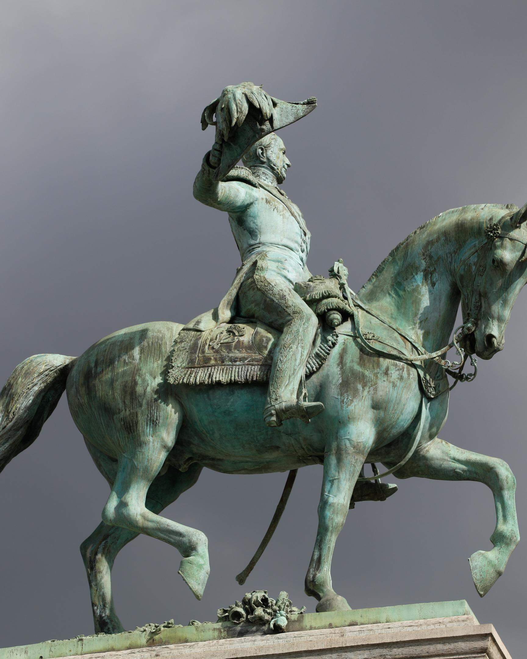 Das einzige Reiterstandbild in Luxemburg: König-Großherzog Wilhelm II. hoch zu Ross.