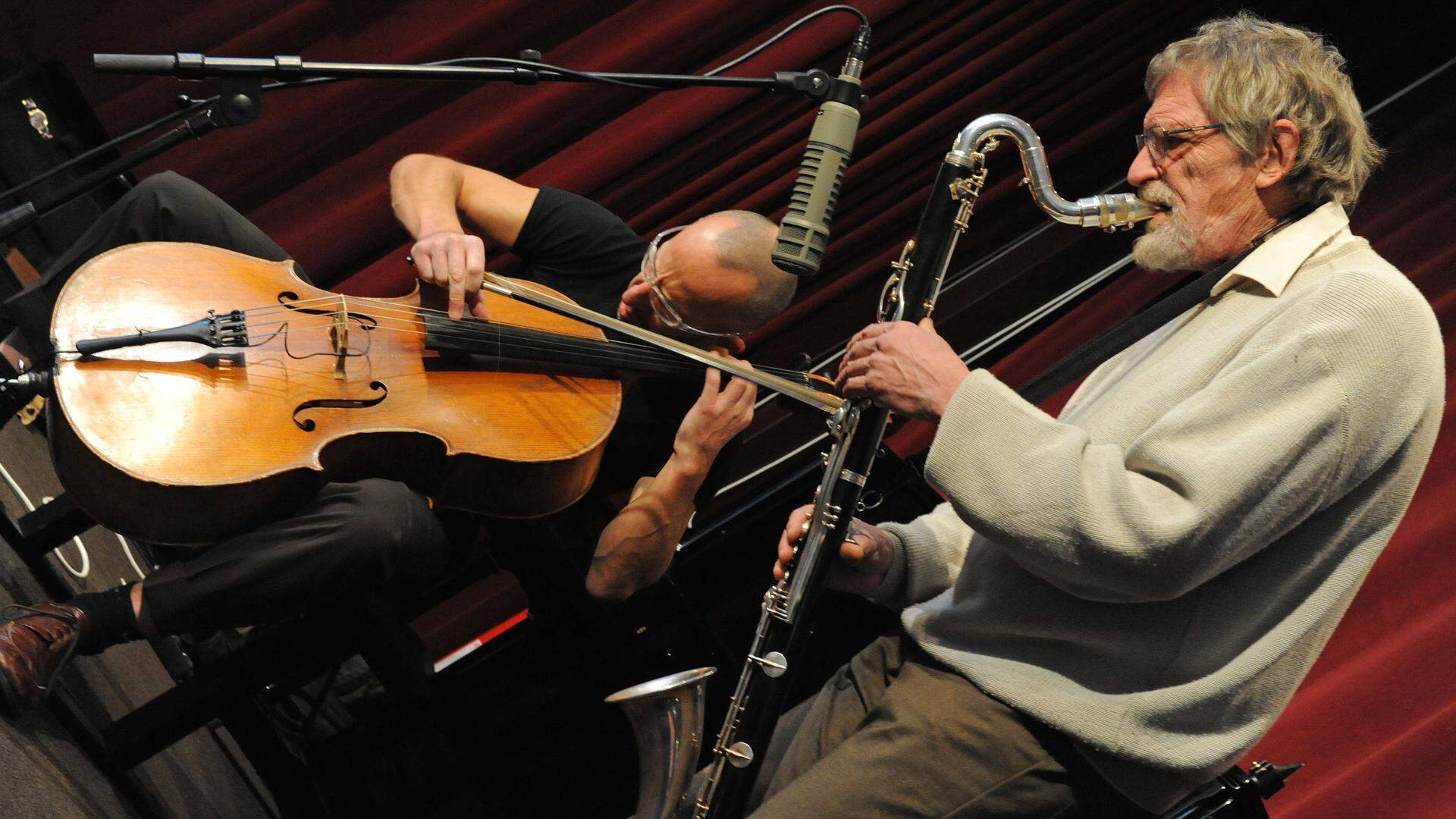 Meister der Improvisation: André Mergenthaler und Michel Pilz traten beim Apéro's Jazz 2010 in Neimënster auf.