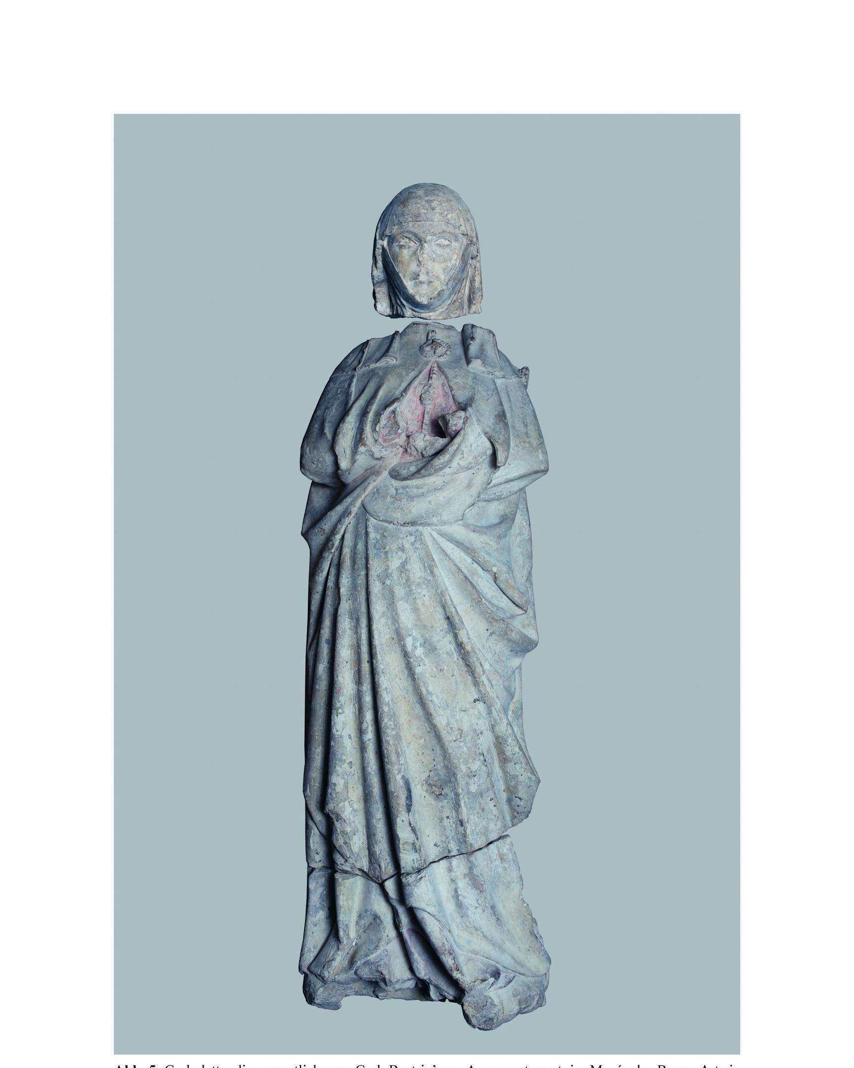 Grabplatte, die vermutlich vom Grab Beatrix‘ von Avesnes, der Frau von Heinrich VIII., stammt, im Musée des Beaux-Arts in Valenciennes.