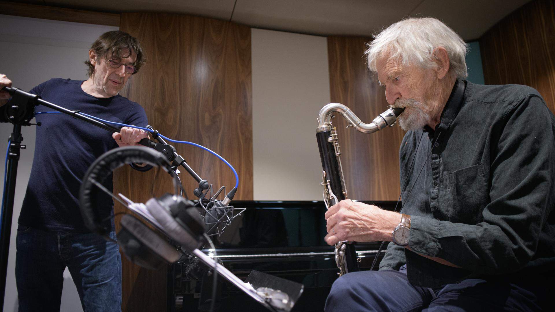 Pilz (r.), hier bei Aufnahmen mit Marc Mergen für die Pädagogik-Initiative Script, gilt als eine der Leitfiguren des Luxemburger Jazz seit den 1960er-Jahren.