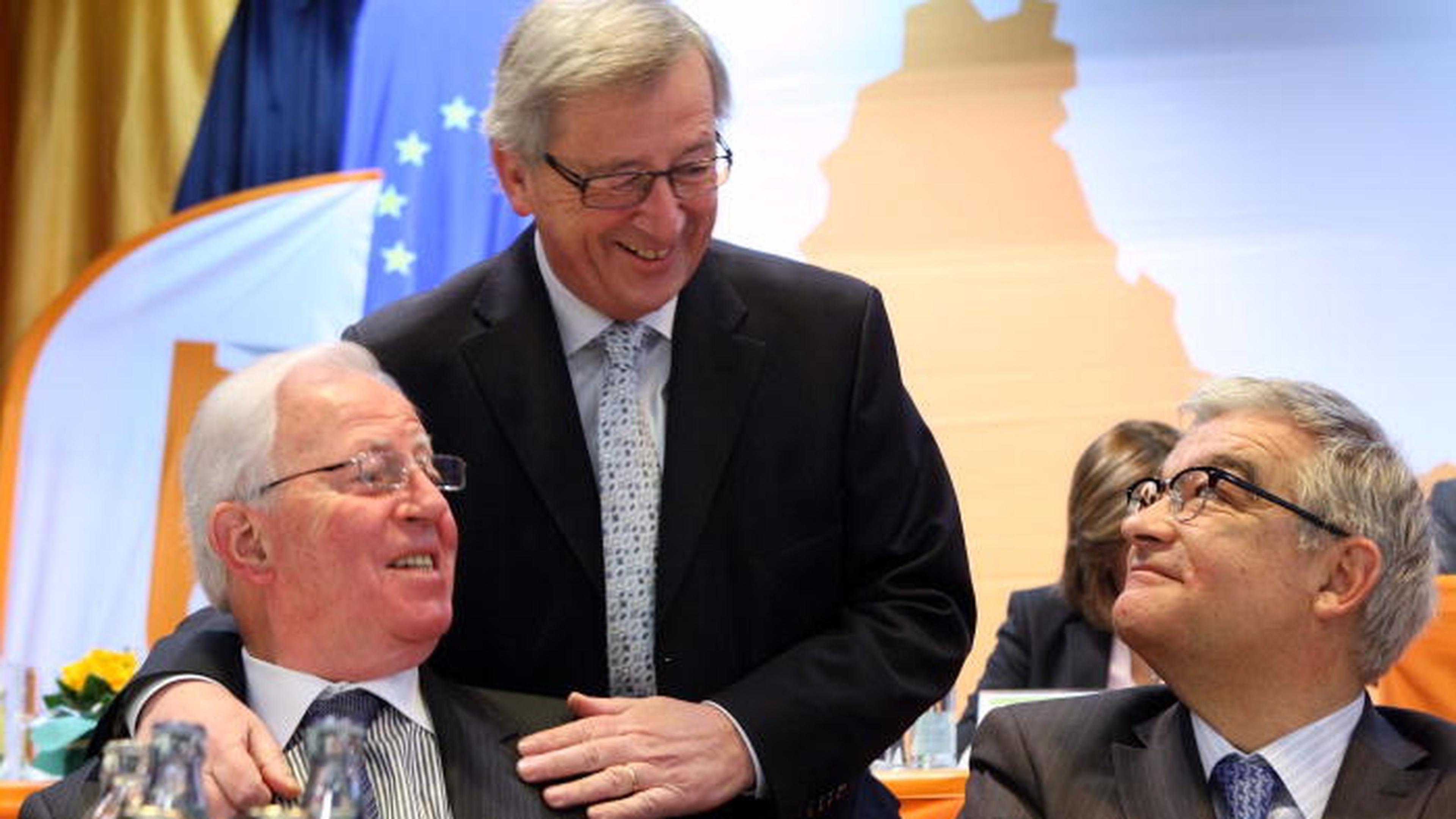 Kommissionspräsident Jean-Claude Juncker (Mitte), hier mit Ehrenstaatsminister Jacques Santer (links), vertritt in der Türkeifrage eine andere Meinung als Laurent Mosar (rechts) und die aktuelle CSV-Fürhung. 