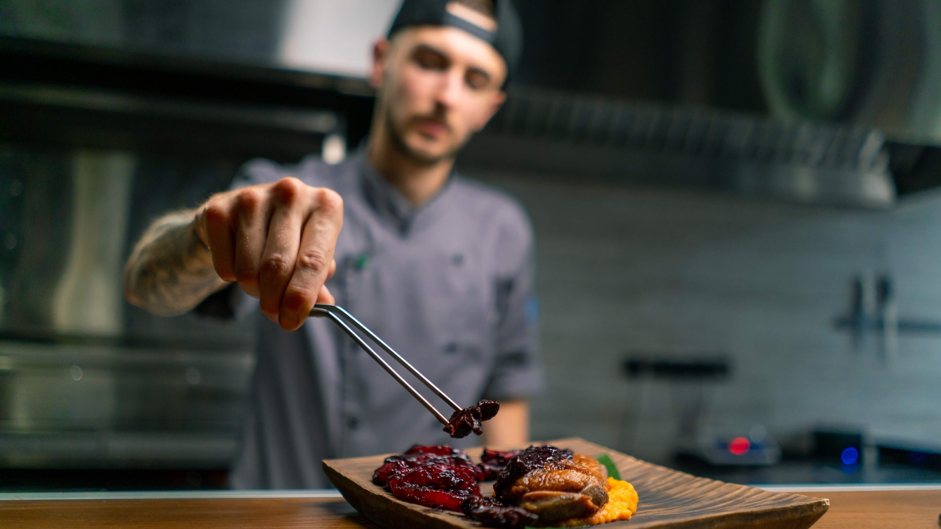 Streetfood im Fine Dining: Wenn die Straße ins Sternerestaurant zieht