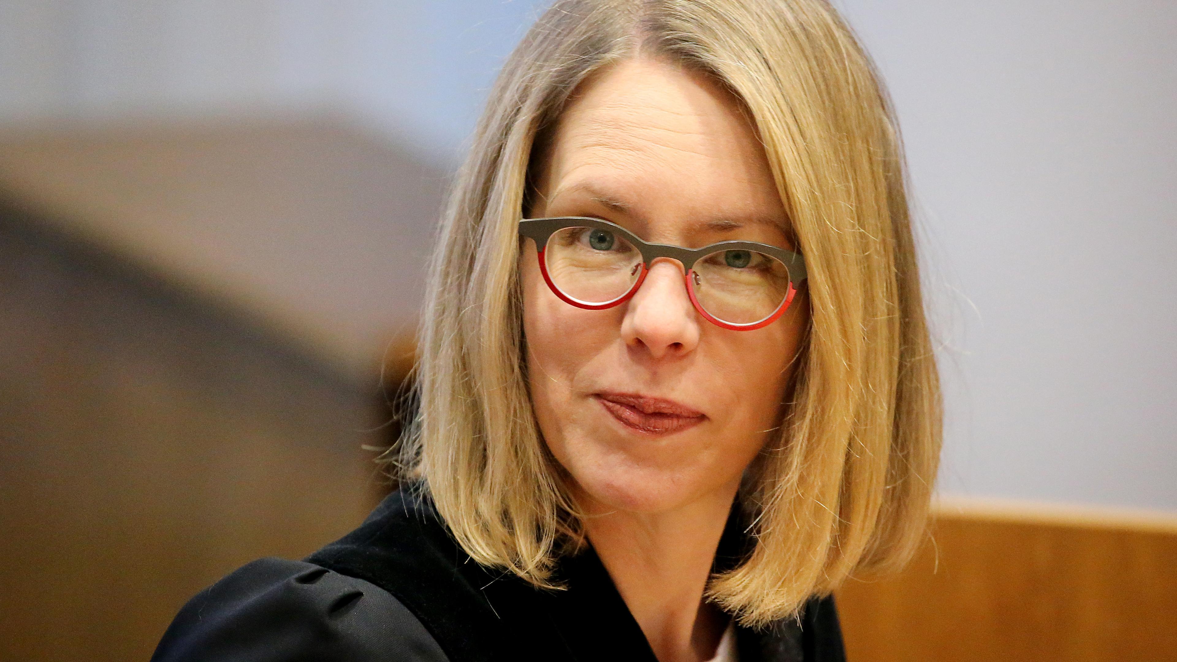 Oberstaatsanwältin Anne Brorhilker zu Beginn des Prozesstages des Cum-Ex-Prozesses im Landgericht.