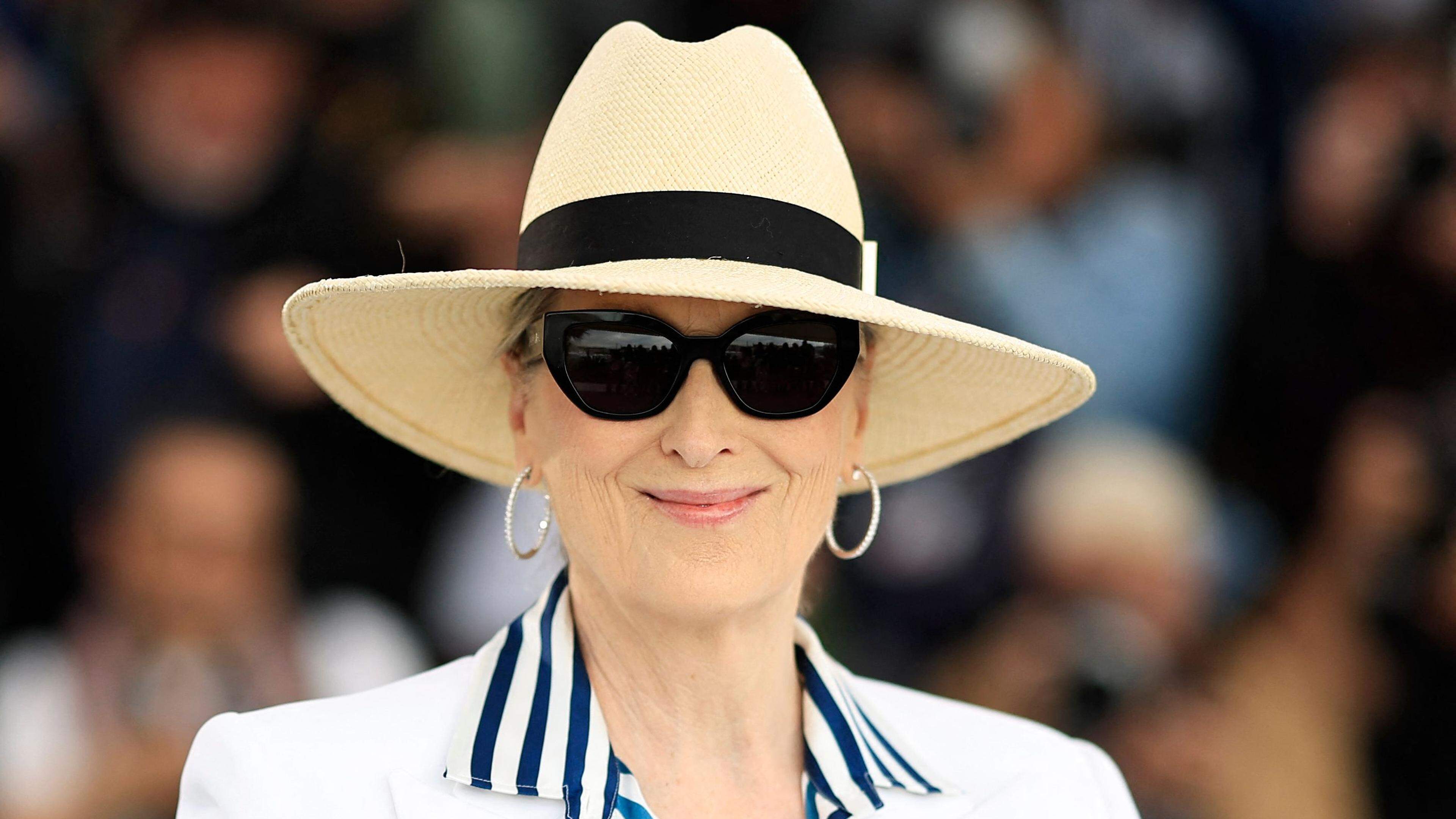 US actress Meryl Streep poses during a photocall before receiving the Honorary Palme d'Or at the 77th edition of the Cannes Film Festival in Cannes, southern France, on May 14, 2024. (Photo by Valery HACHE / AFP)