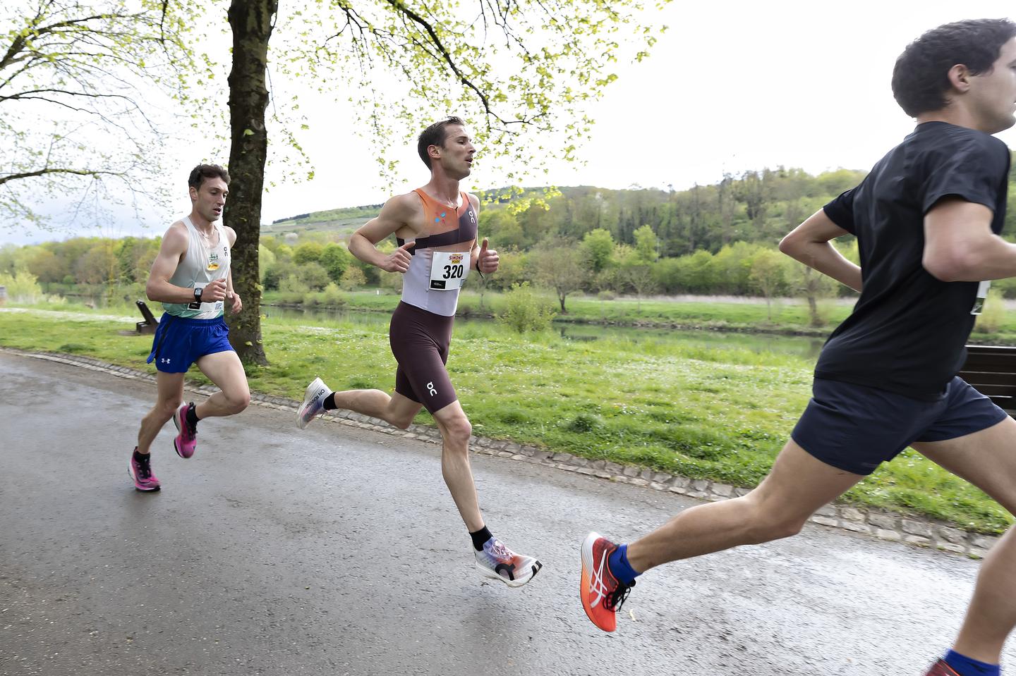 Charel Grethen keeps the pace high.