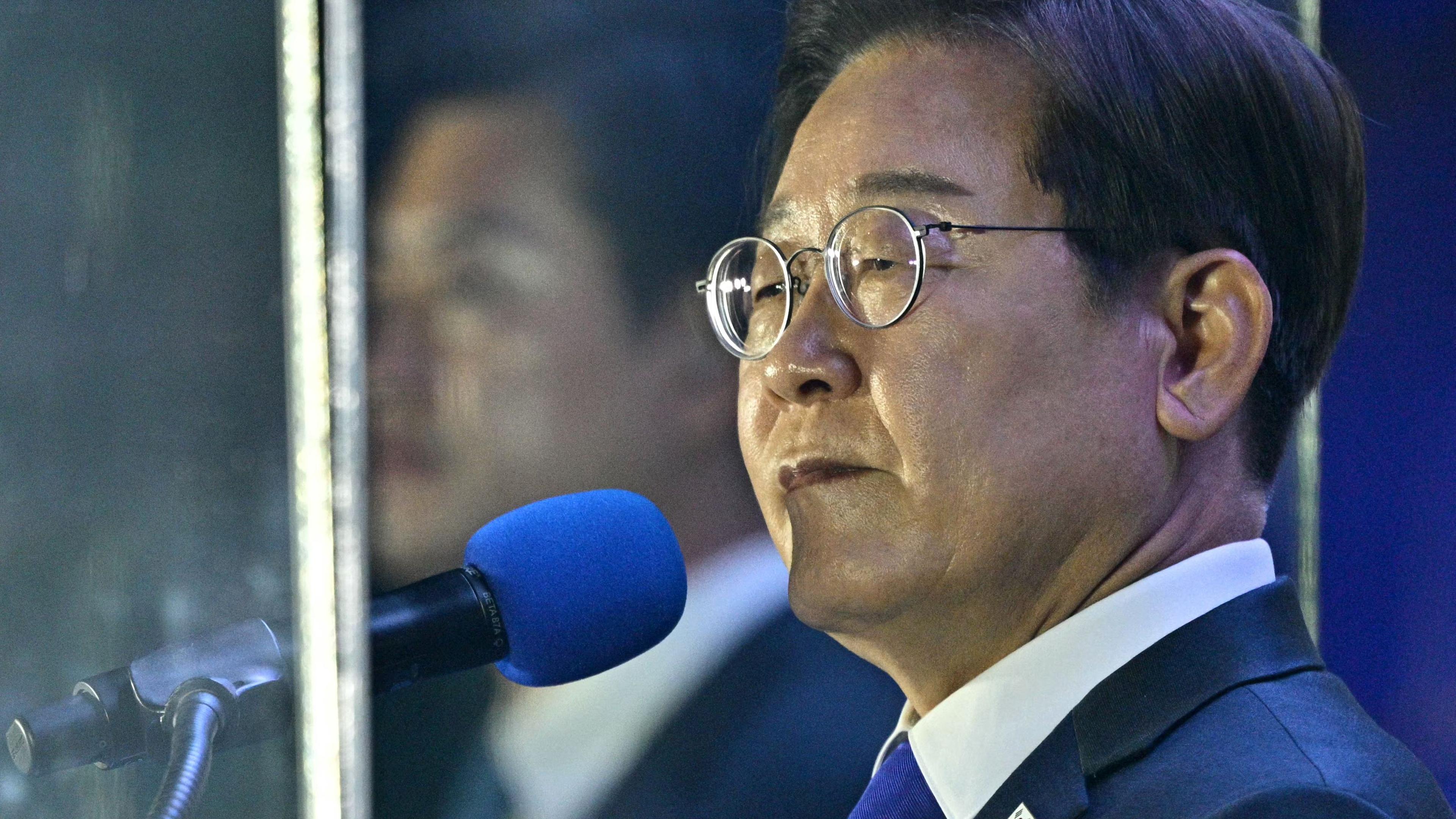 Left Lee Jae Myung becomes the new President of South Korea