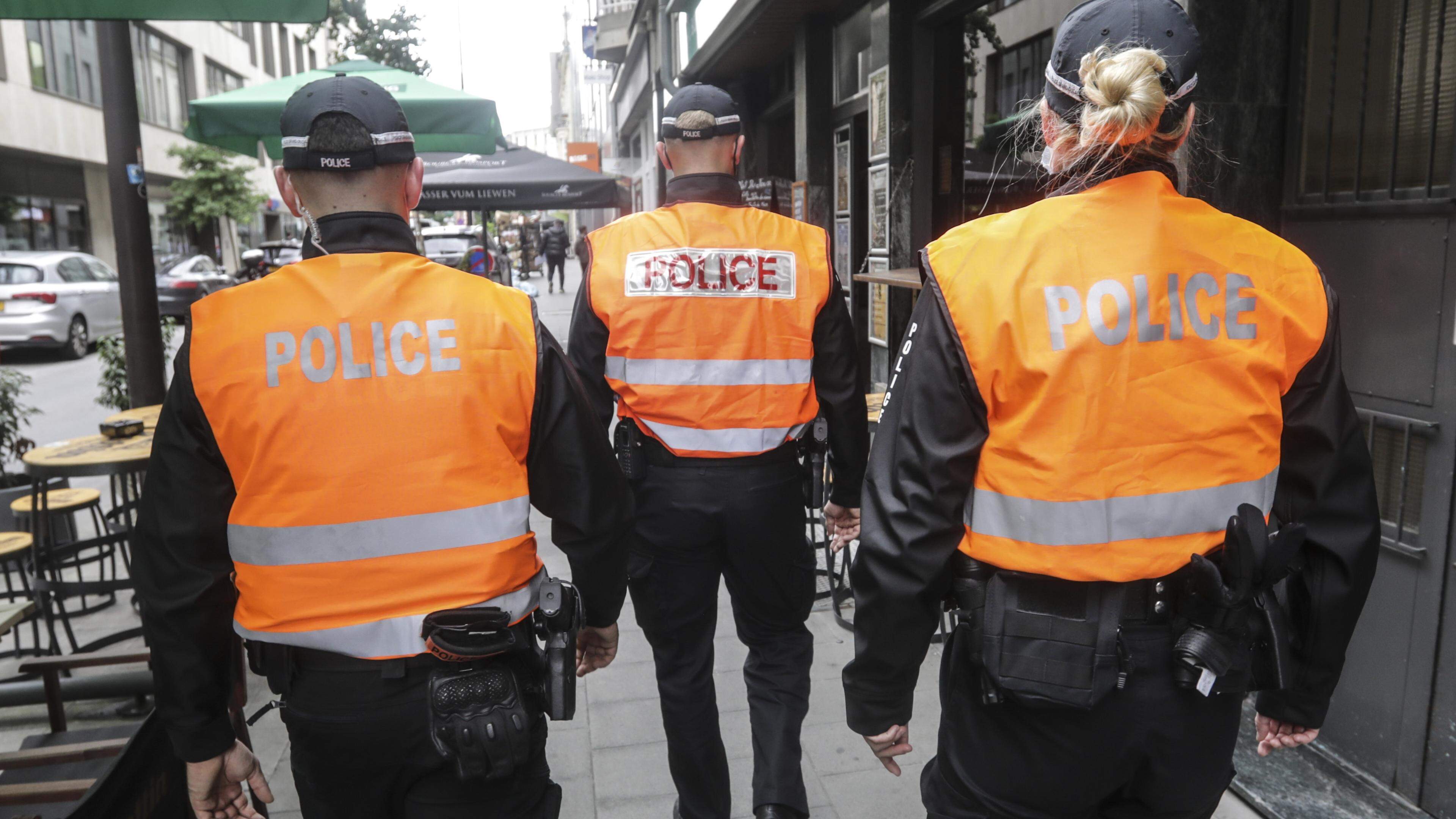 Police officers patrol the Gare district of Luxembourg City.  Figures on disciplinary proceedings against officers for drugs offences are not available in the IGP’s annual reports