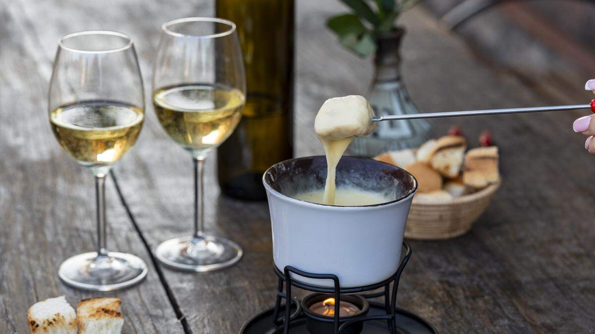 Fondue-Raclette-bo-te-chaude-Die-besten-Weine-zum-geschmolzenen-K-se