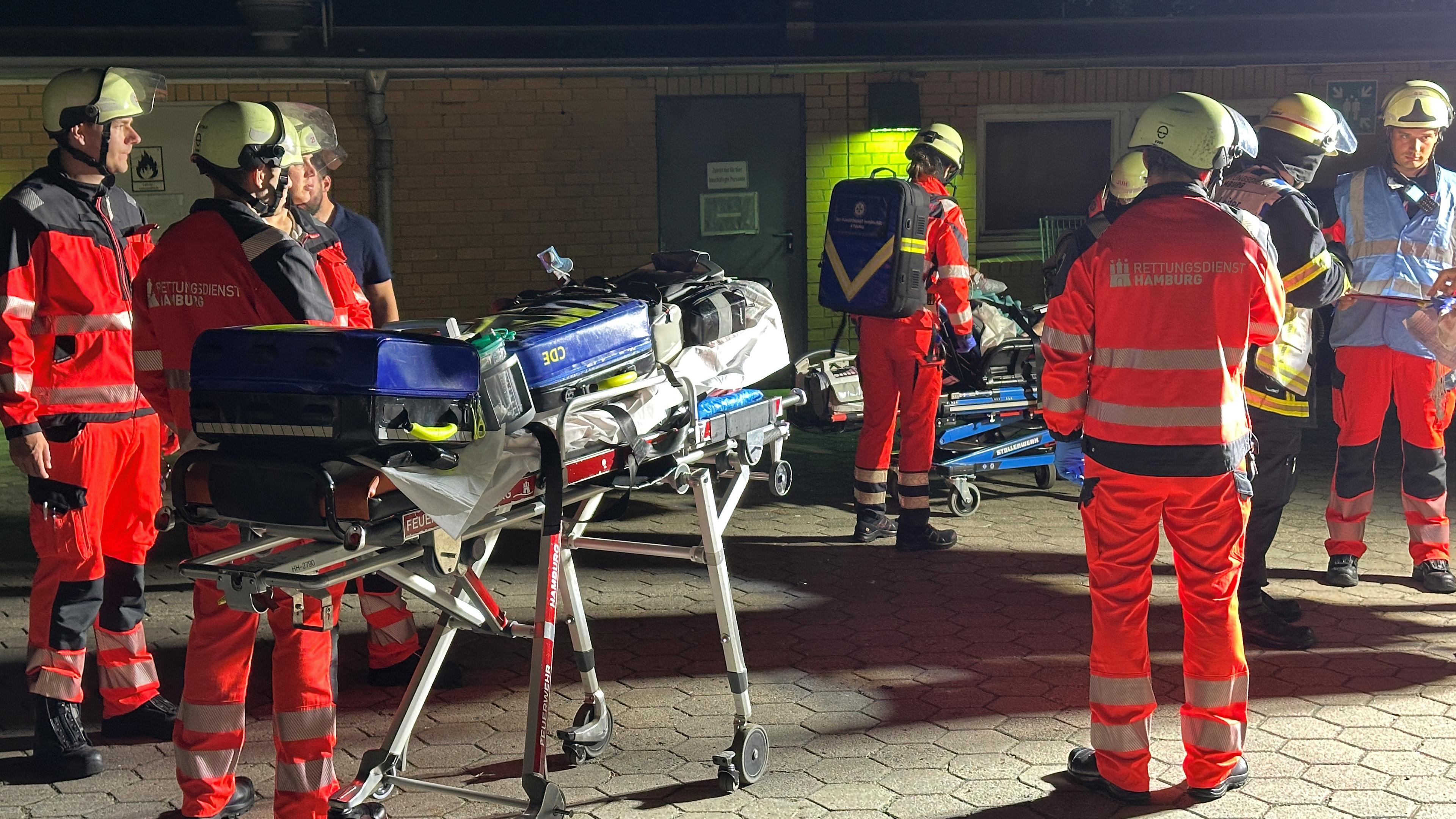 Fire in Hamburg Clinic: Three Dead and Dozens of Wall