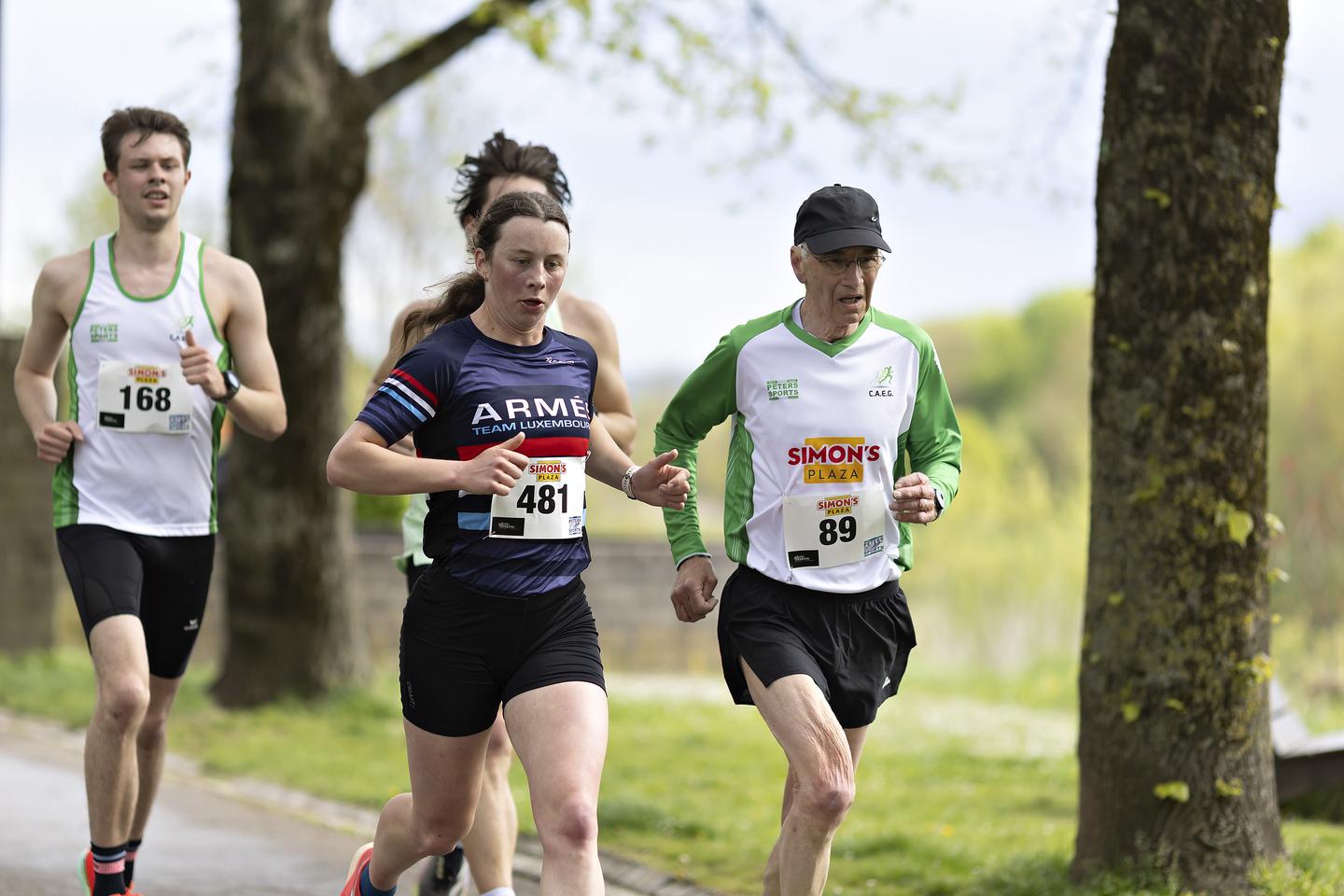 Lena Kieffer, here in addition to M70 runners Victor Kiessel (right), is also in good shape.