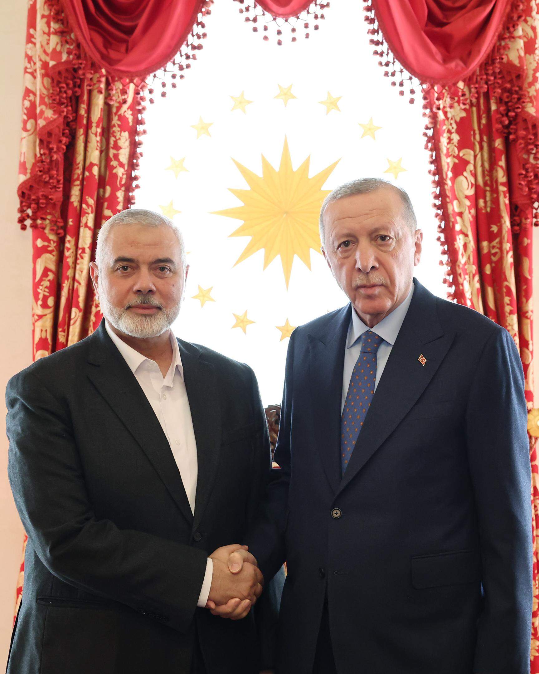 Dass die Türkei sich der Klage gegen Israel anschließen würde, verwundert Beobachter nicht. Erst im April empfing Erdogan Hamas-Anführer Ismail Haniyeh in seinem Präsidentenpalast in Ankara.