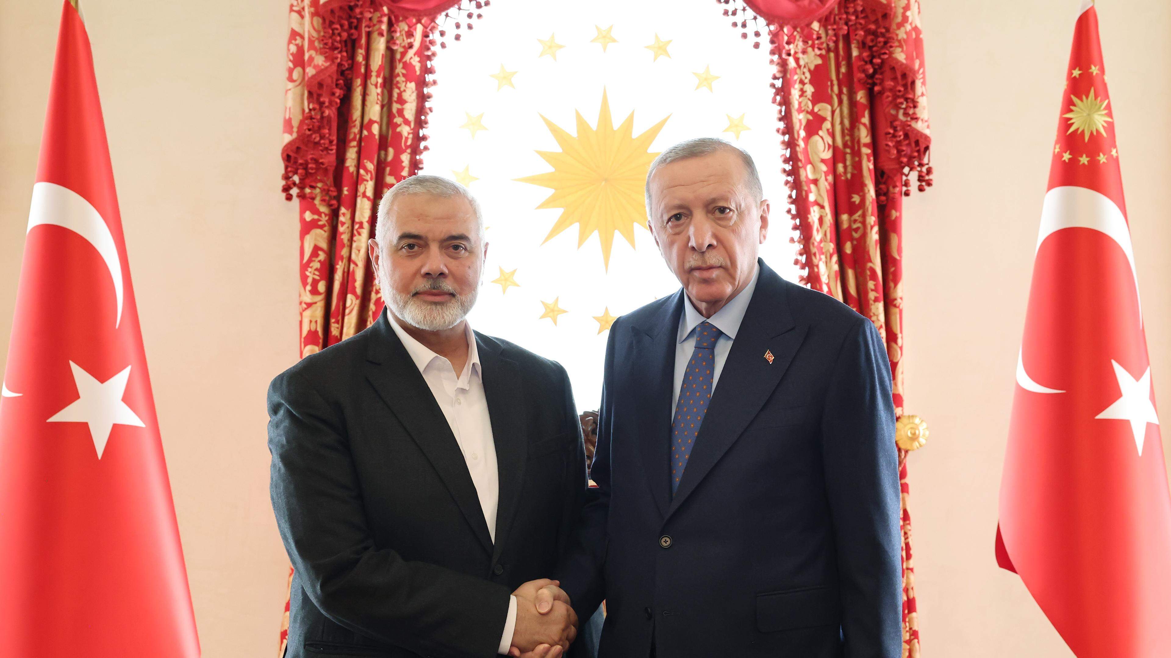 Dass die Türkei sich der Klage gegen Israel anschließen würde, verwundert Beobachter nicht. Erst im April empfing Erdogan Hamas-Anführer Ismail Haniyeh in seinem Präsidentenpalast in Ankara.