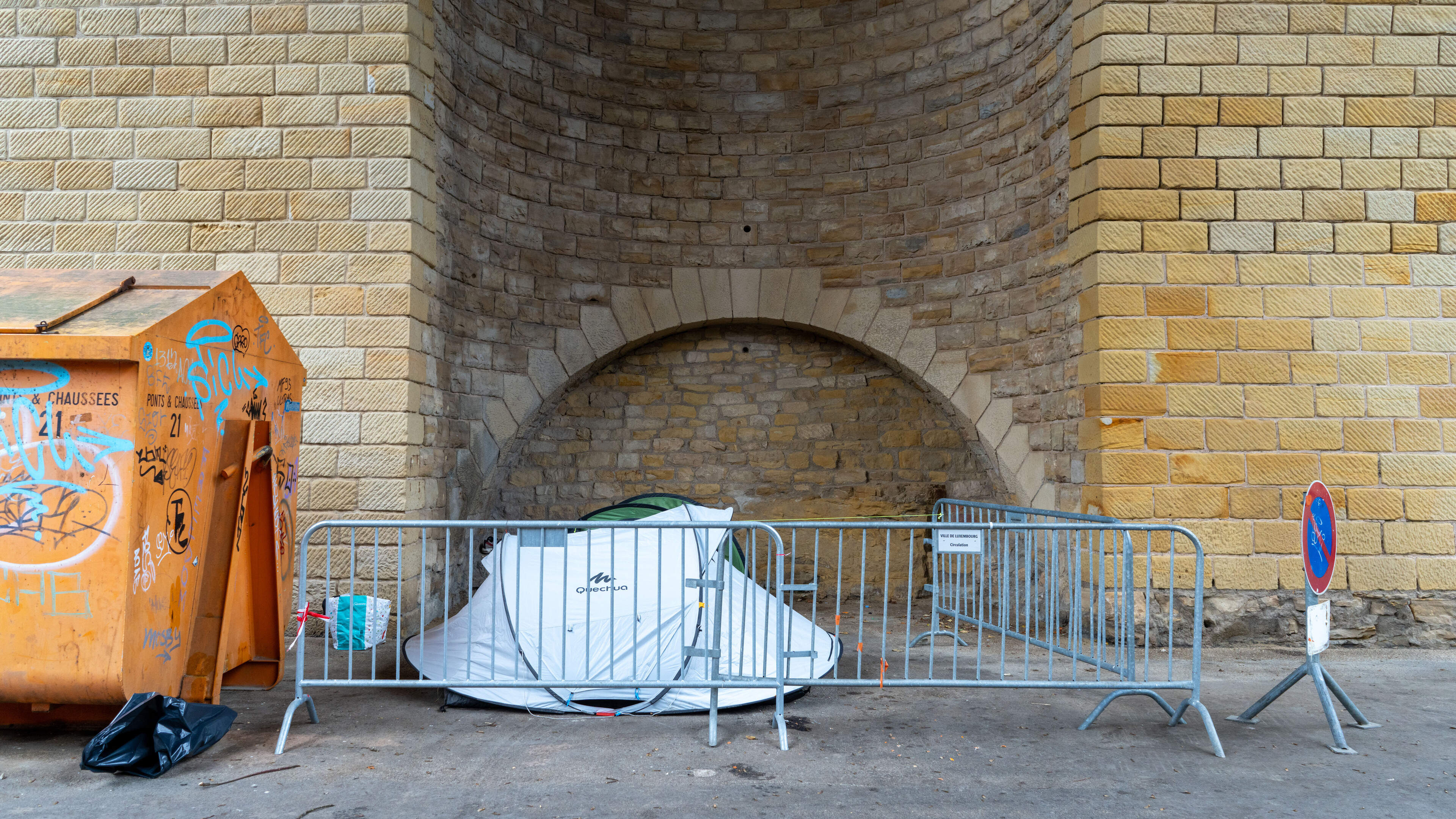 Crowded shelters keep turning away refugees despite cold snap - Vimarsana News