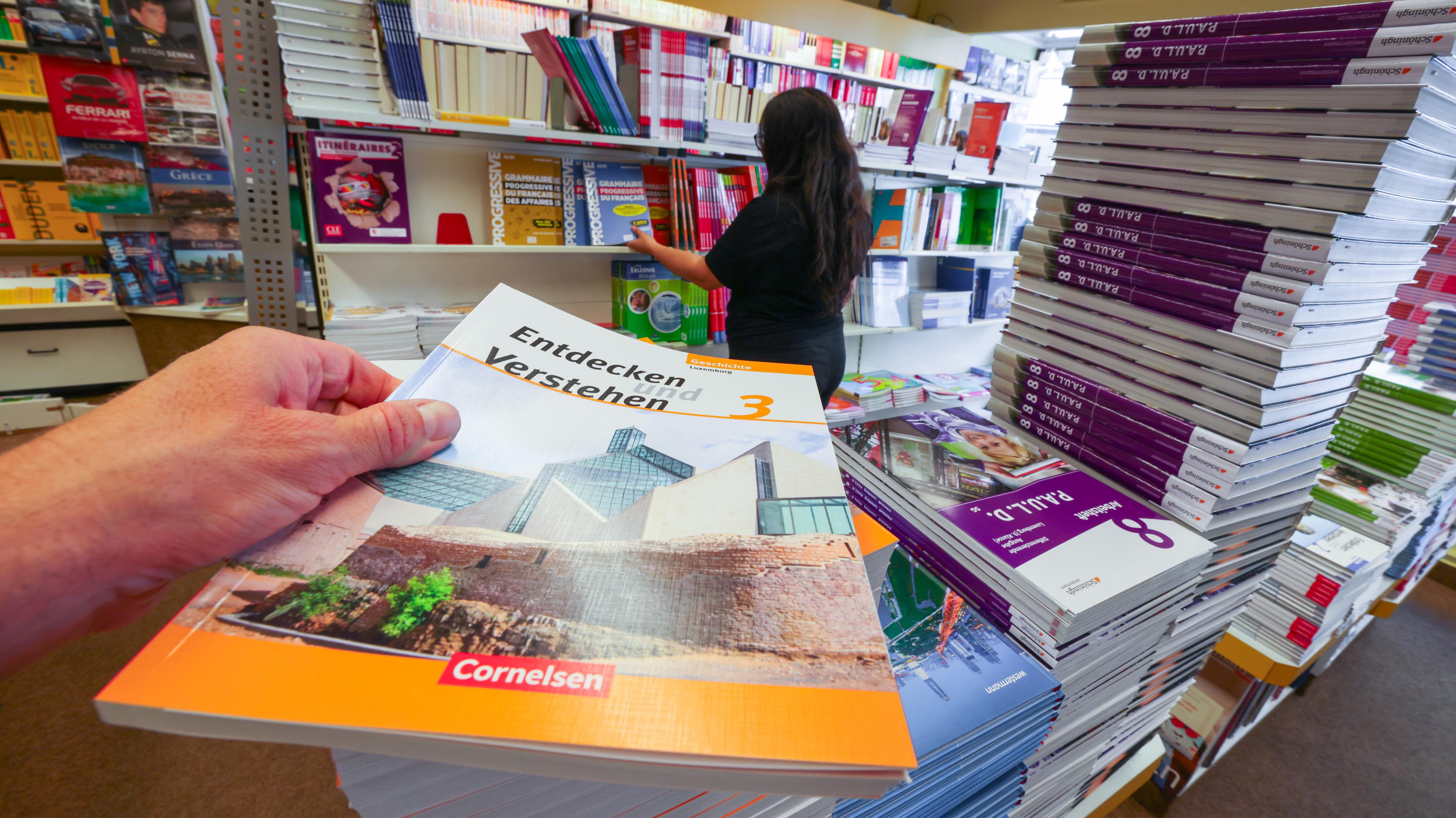 Rentrée scolaire : des livres scolaires à louer pour 5 euros l'année