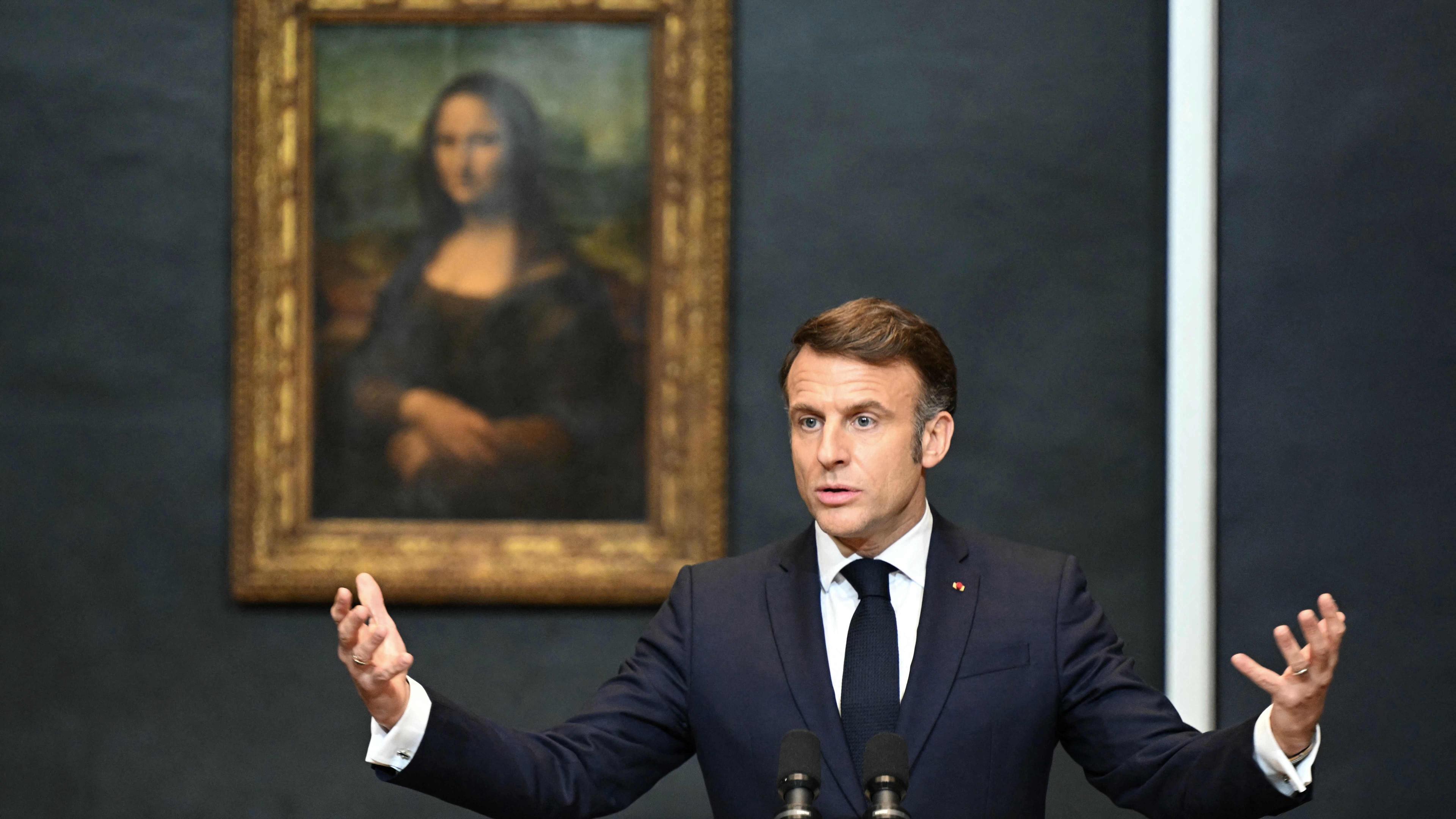 Macron vrea să salveze Louvre și să mute „Mona Lisa”   