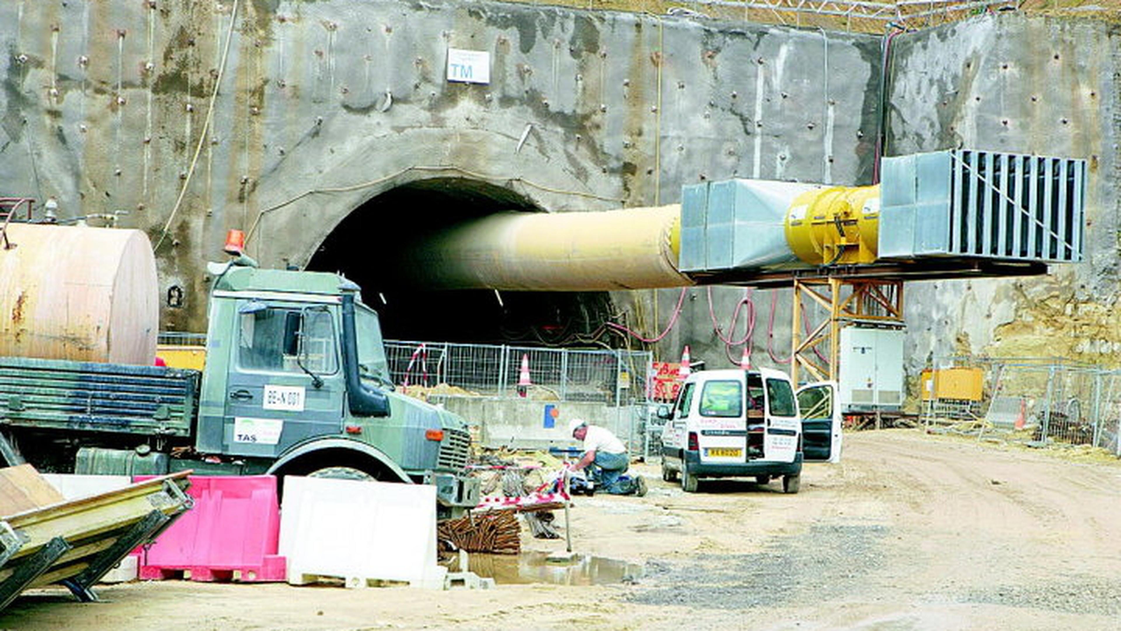 Kein Baustopp: Am Tunnel „Stafelter“ werden die Arbeiten auch in den kommenden drei Wochen während des Kollektivurlaubs durchgeführt.