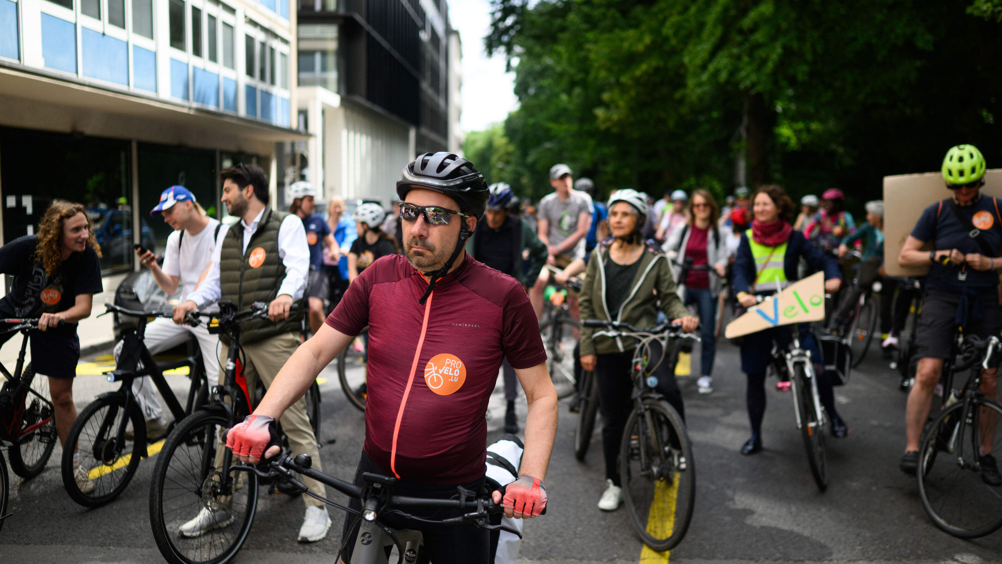Für mehr Sicherheit: Hunderte Radfahrer gehen auf die Straße