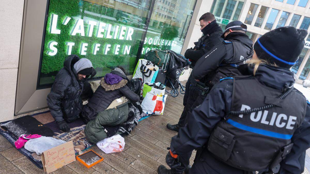 Le projet de loi ne définit pas clairement ce que l'on entend par mendicité agressive, critique la CCDH.