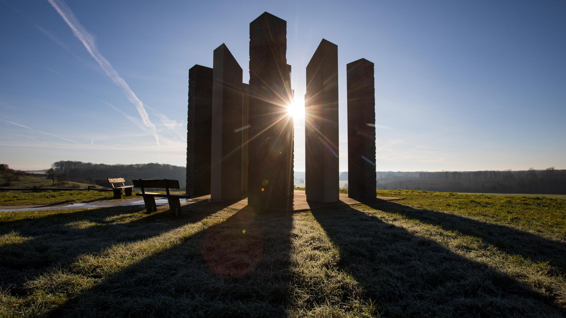 Das%20Monument%20victimes%20de%20la%20route%20erinnert%20entlang%20des%20CR%E2%80%85132%20an%20die%20Opfer%20von%20Verkehrsunf%C3%A4llen.