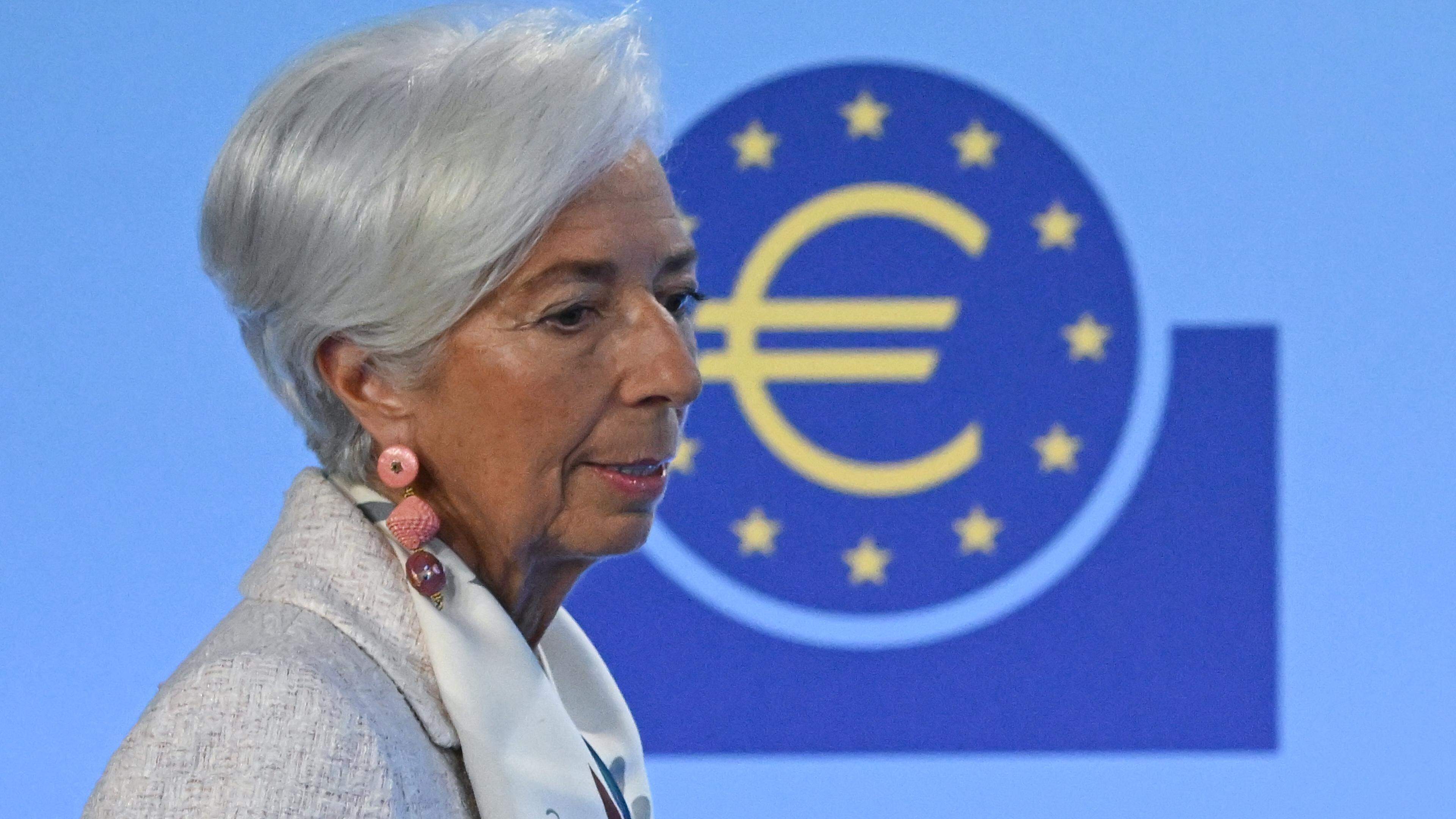Auch EZB-Präsidentin Christine Lagarde sieht „deutliche Anzeichen einer wirtschaftlichen Erholung.”