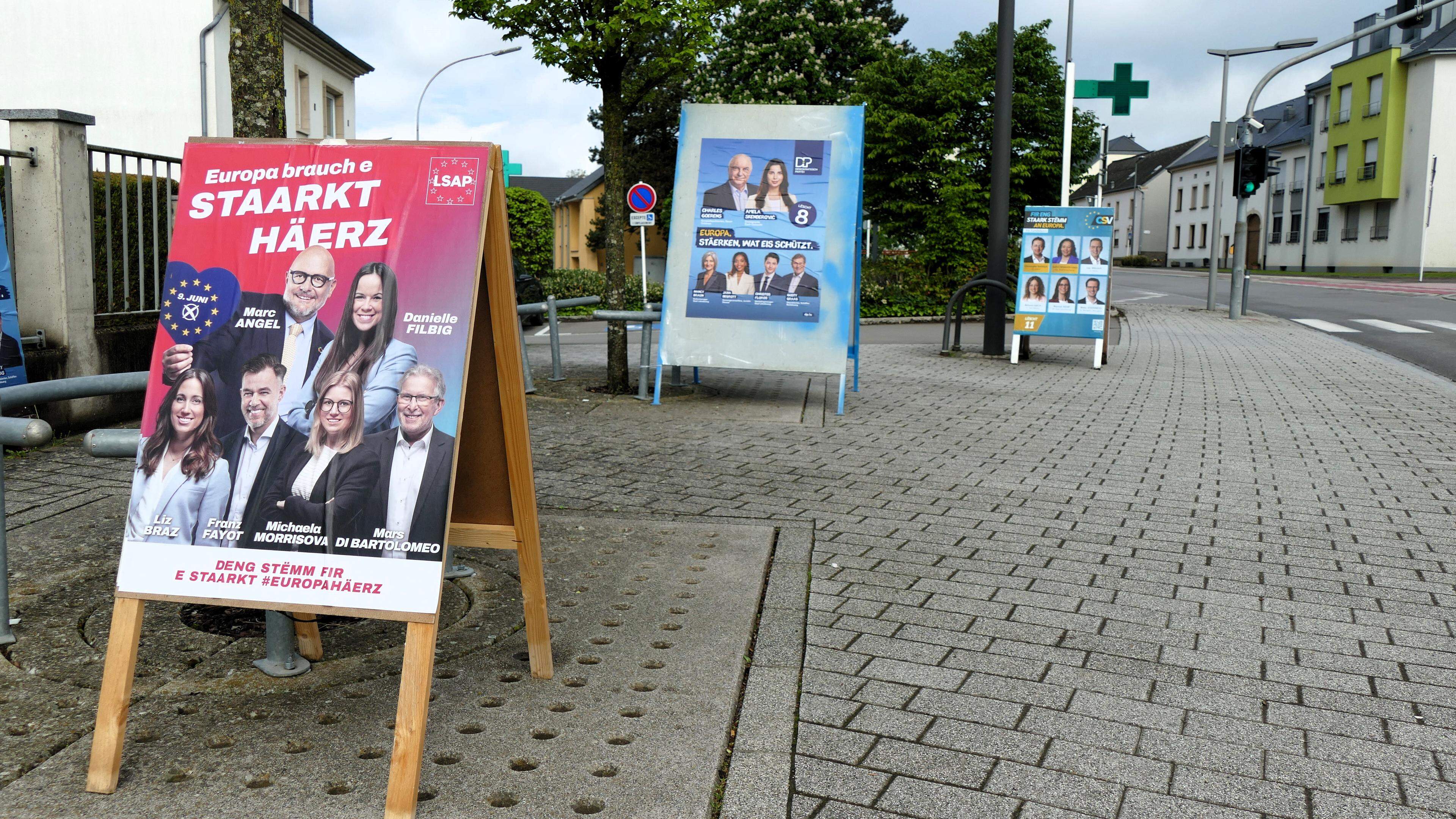 Quelques pancartes électorales à Sandweiler.
