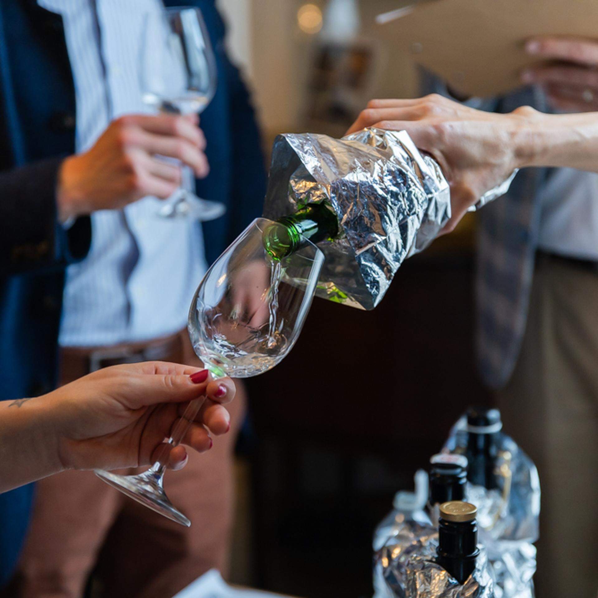 85 Sake wurden dieses Jahr bei der Luxembourg Sake Challenge eingereicht, aus denen Sake-Sommeliers die acht besten Reisweine auswählten. 