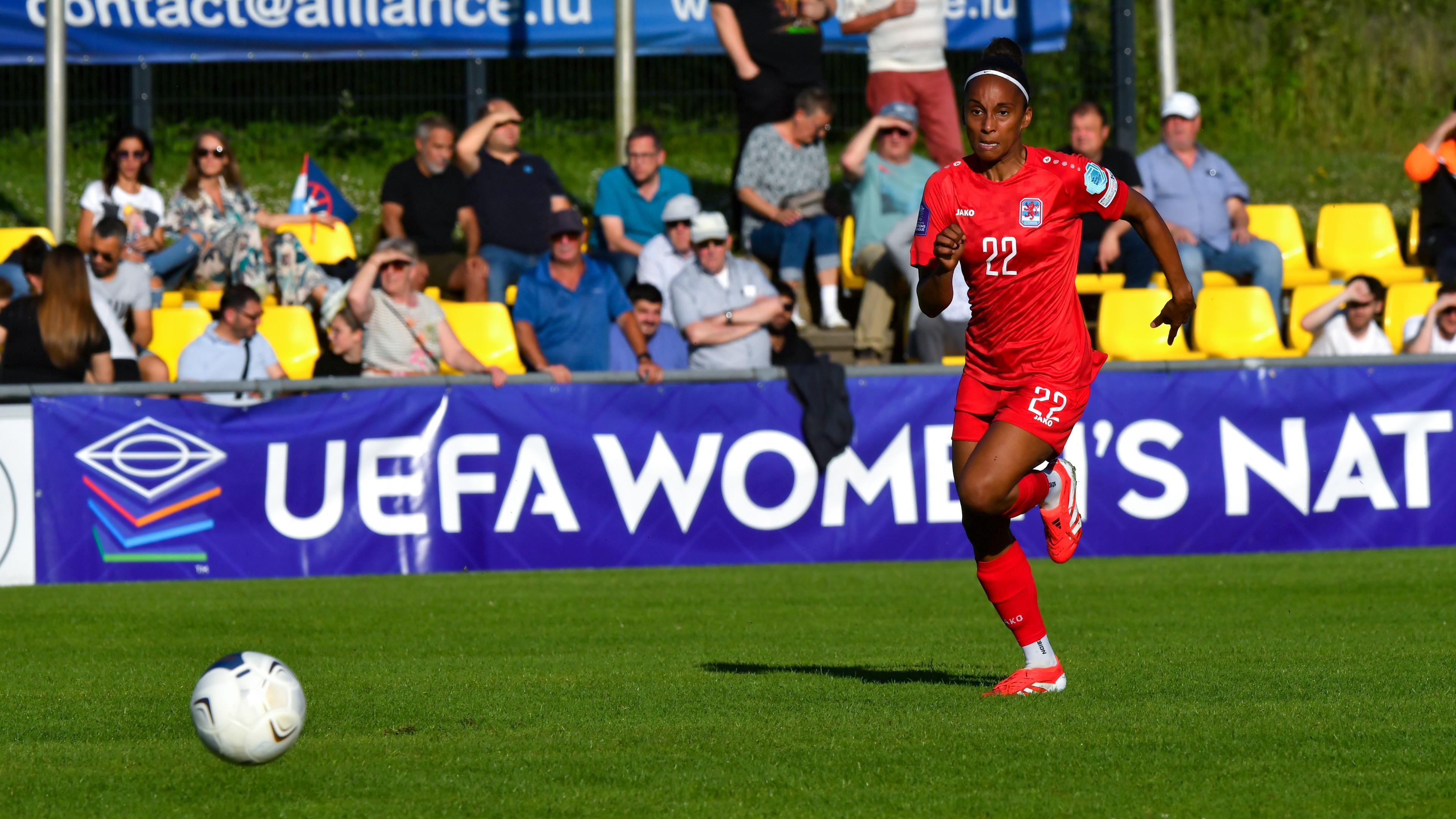 Luxembourg’s footballers create the climb