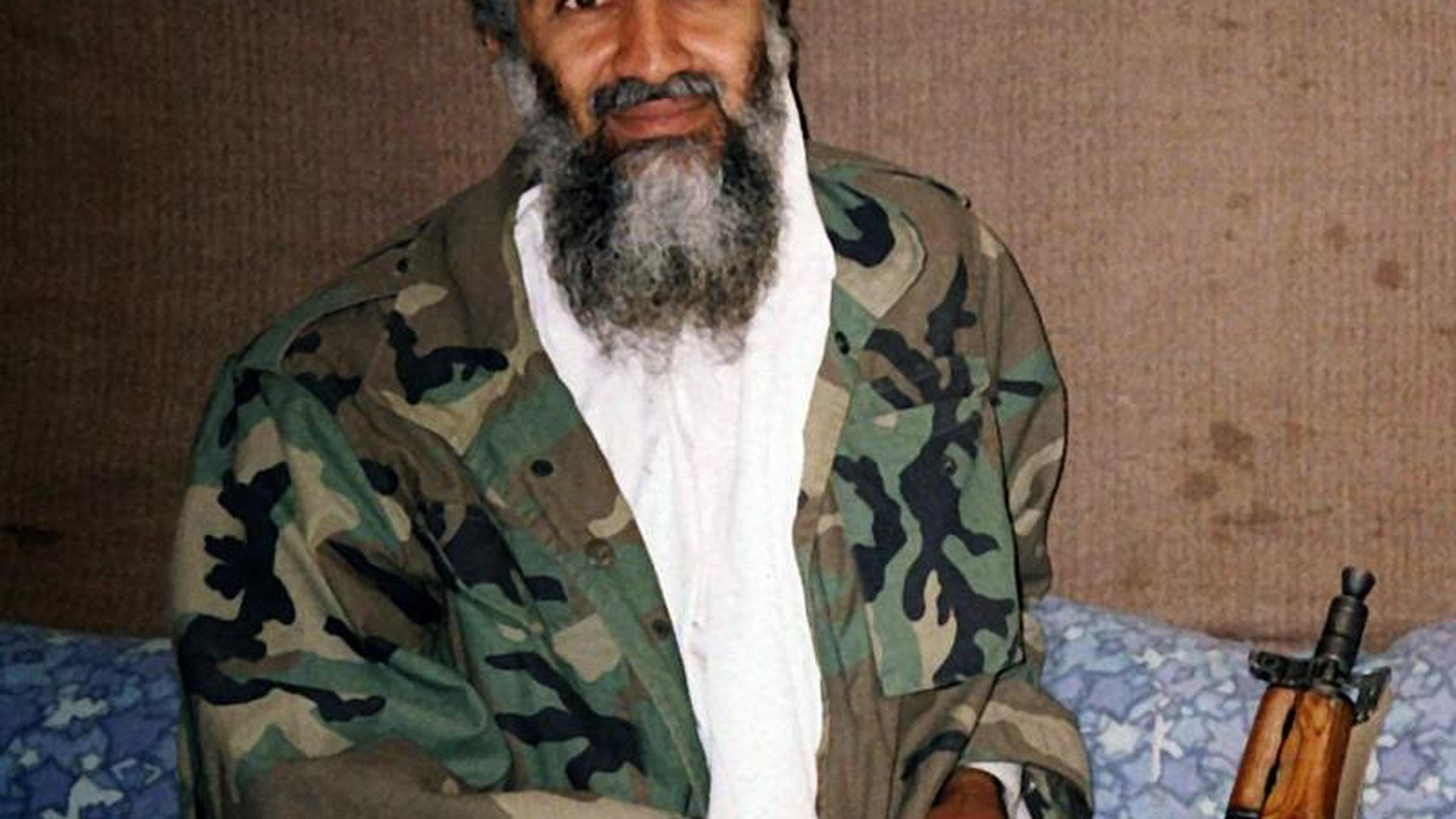 Terroristenführer Osama bin Laden in seinem Versteck in Afghanistan.