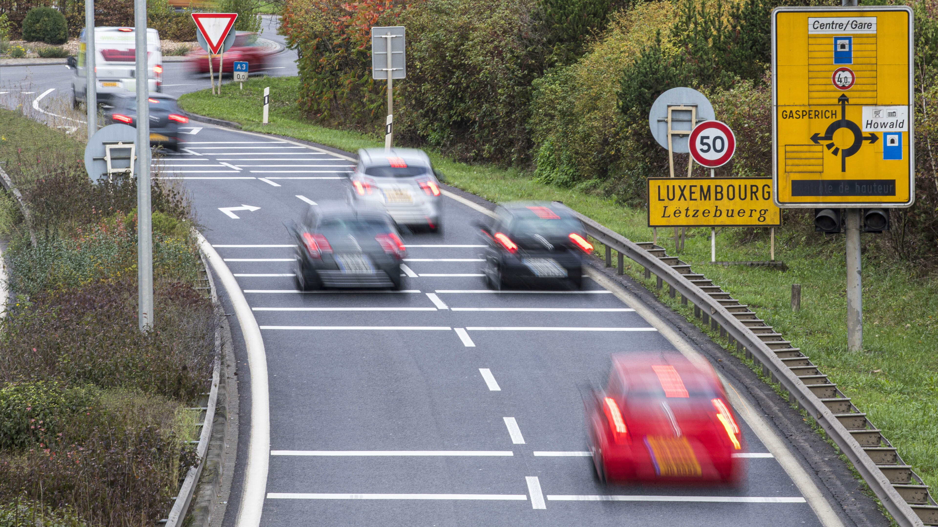 124 statt 70 km/h auf der Autobahn – 300 Euro Stra