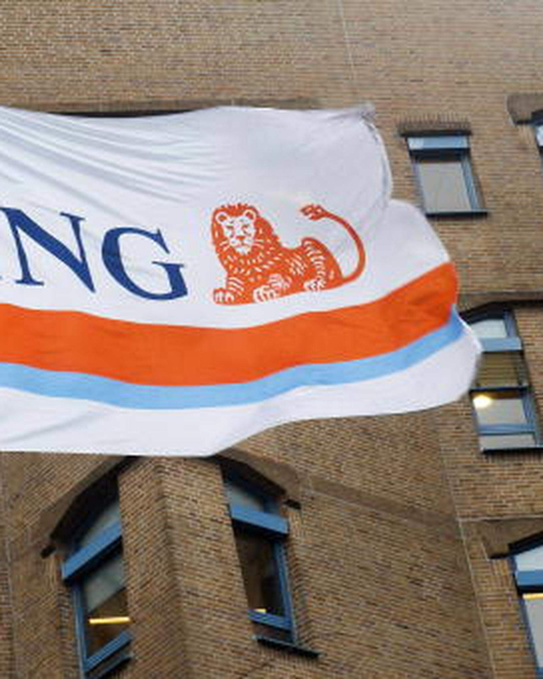 A flag showing the logo of ING Group NV flutters in the wind at a branch office in Amsterdam January 9, 2014. ING Group NV said it will make its defined-benefit pension fund financially independent, resulting in an after-tax charge of about 1.2 billion euros ($1.6 billion) and paving the way for a stock market listing of its insurance business. The charge will be booked as a special item in the first quarter of 2014, of which 800 million euros will be attributed to ING Bank and 400 million to ING Insurance.    REUTERS/Toussaint Kluiters/United Photos   (NETHERLANDS - Tags: BUSINESS LOGO)
