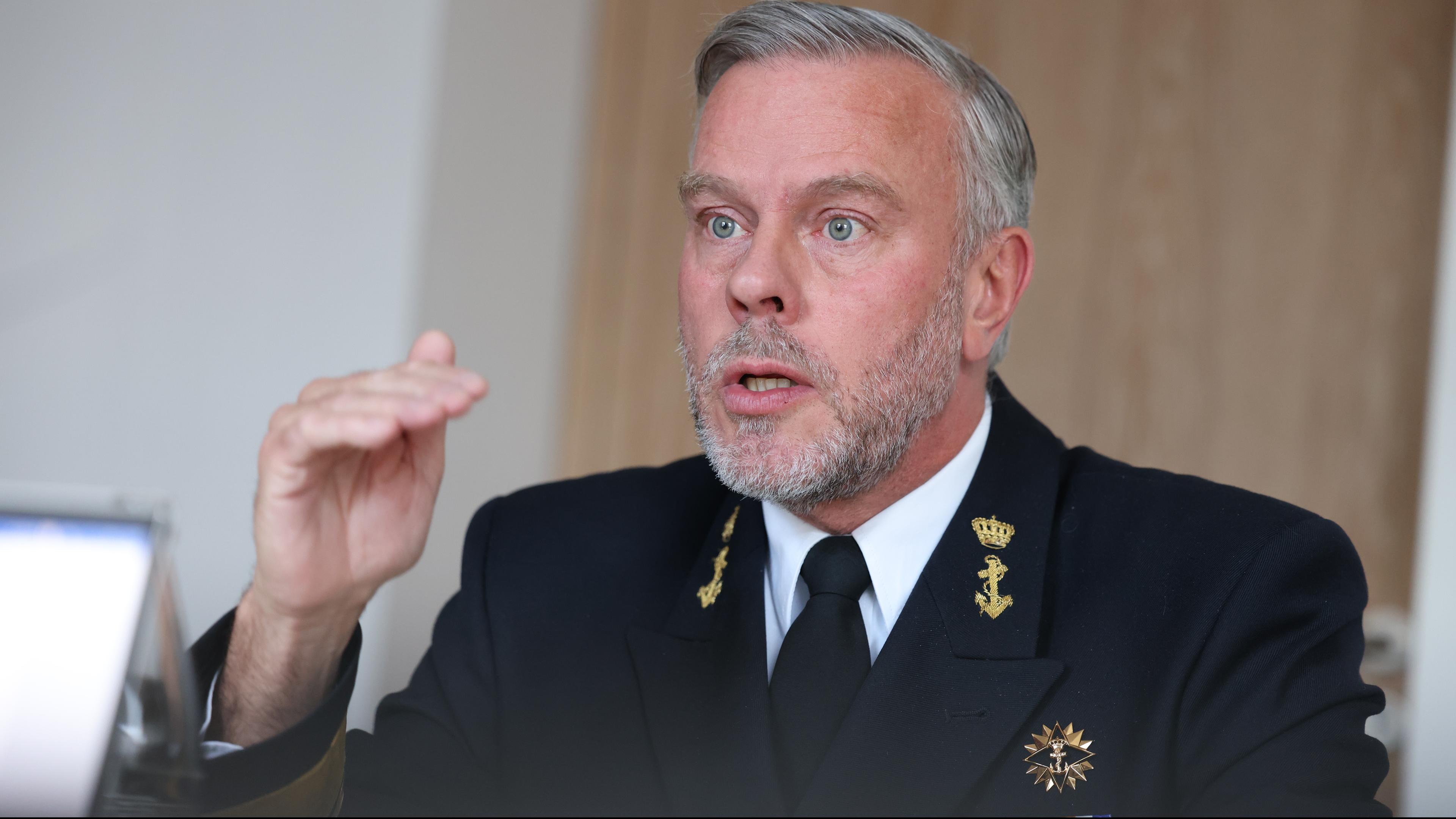 L'amiral Rob Bauer, président du comité militaire de l'OTAN, lors d'un entretien avec le "Luxemburger Wort" au Château de Betzdorf.