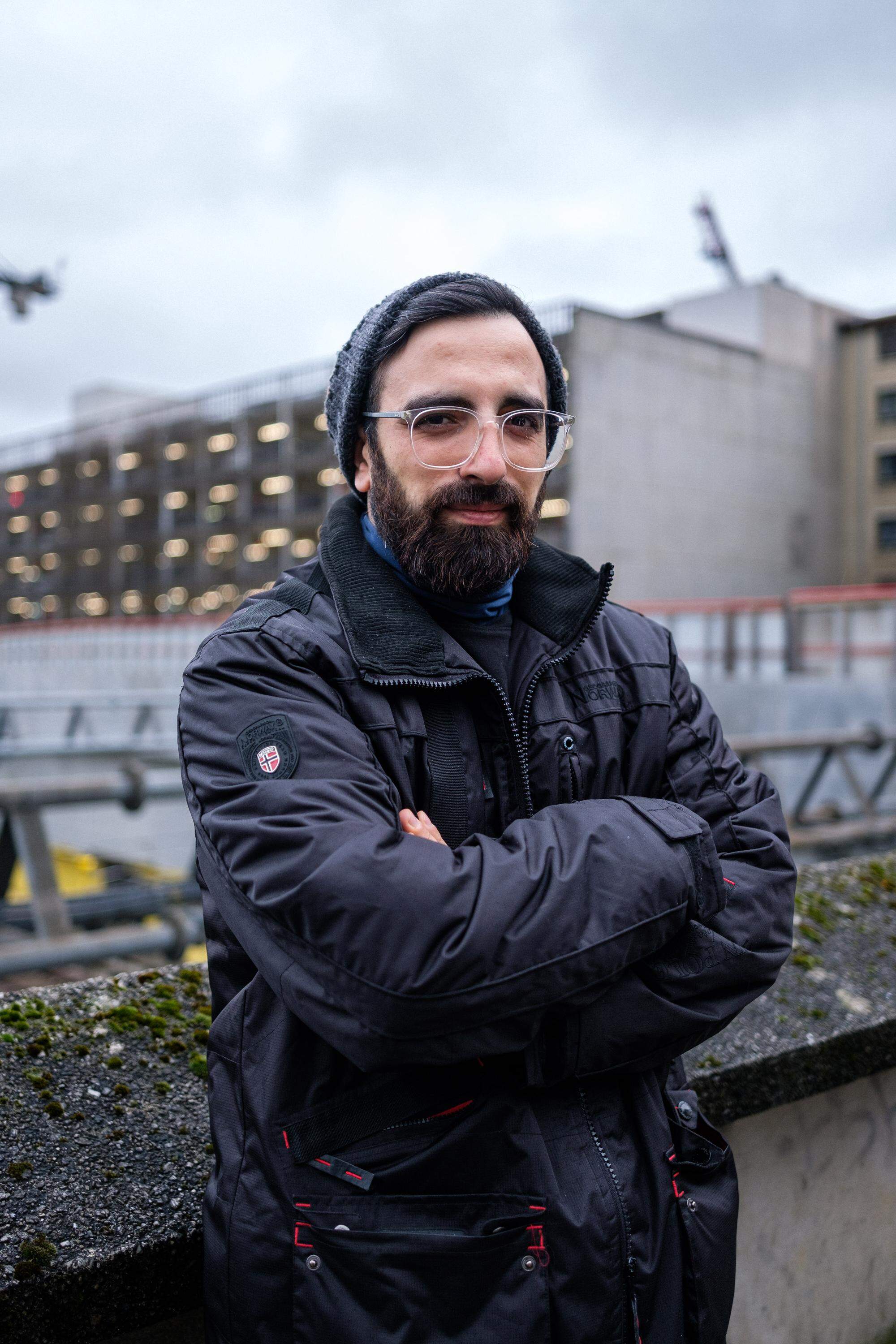 Ihab Saloum se montre un peu plus préoccupé par l'avenir que son ami Ahmad. Mais tous deux affirment qu'Allah s'en chargera.