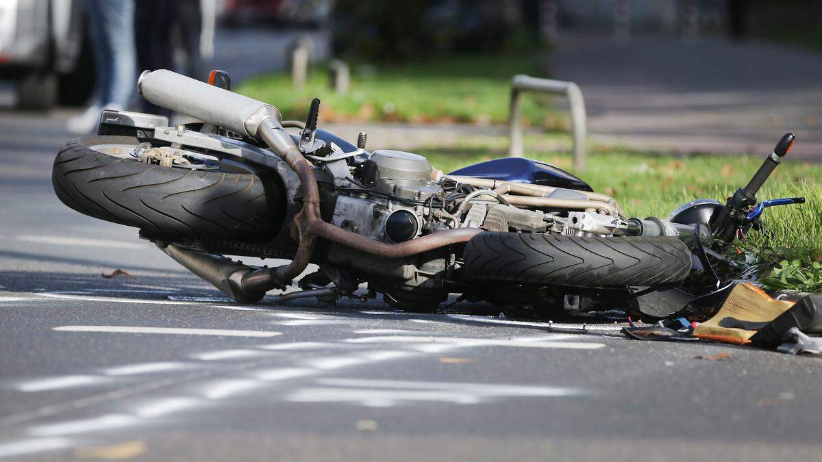 Eifel-F-nf-Motorradfahrer-bei-Unfall-schwer-verletzt