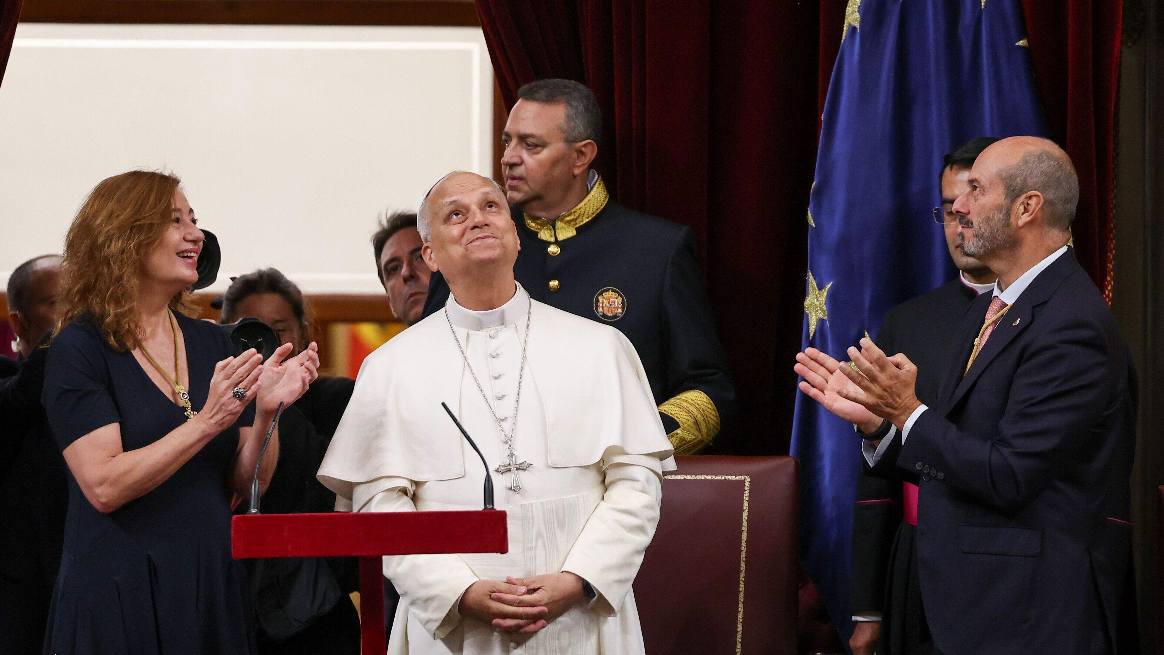 „Historisch“: Papst erntet stürmischen Applaus im spanischen