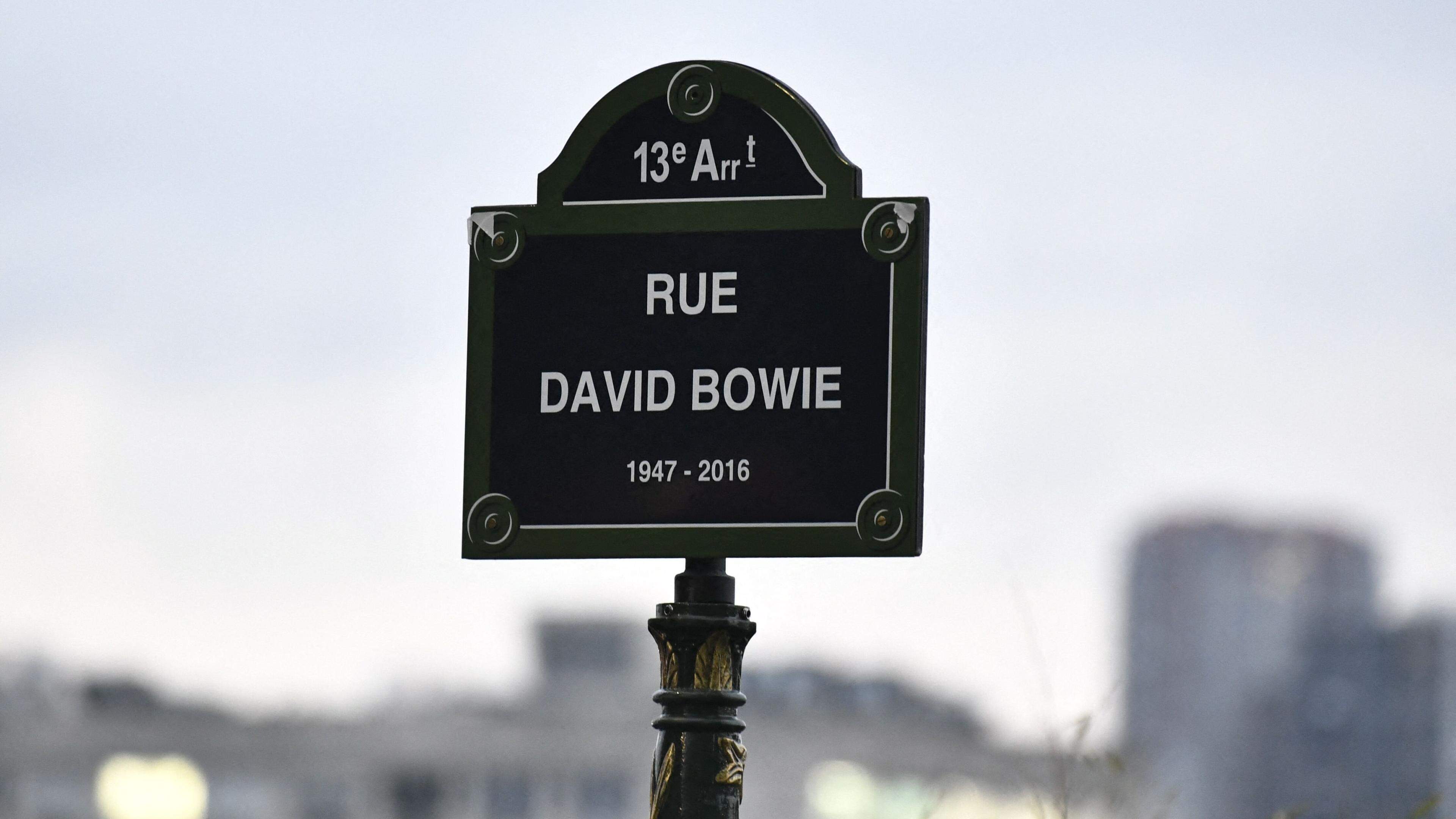 Rua em homenagem a David Bowie inaugurada em Paris | Contacto