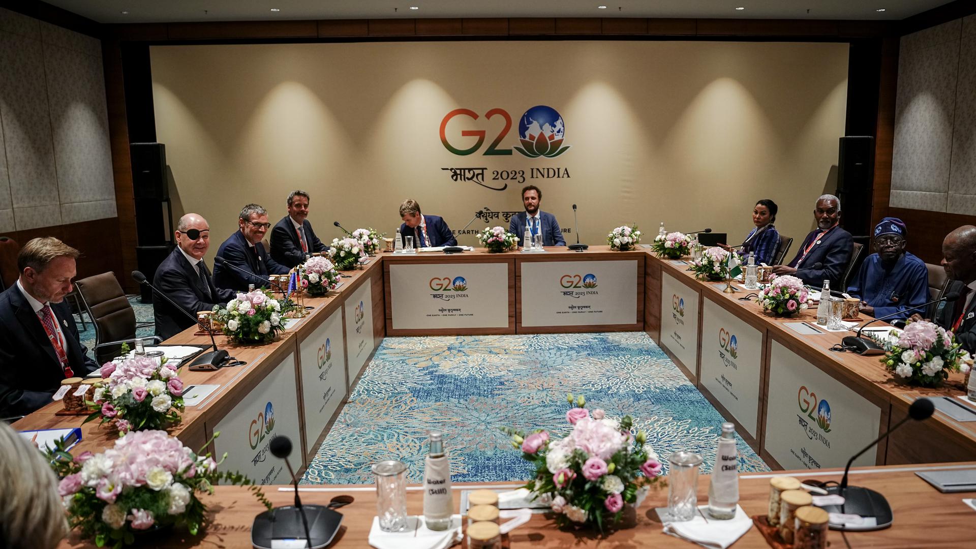 Die Gruppe der G20 umfasst führende Industrienationen und aufstrebende Volkswirtschaften, die zusammen für einen Großteil der Weltbevölkerung und der globalen Wirtschaftskraft stehen. 