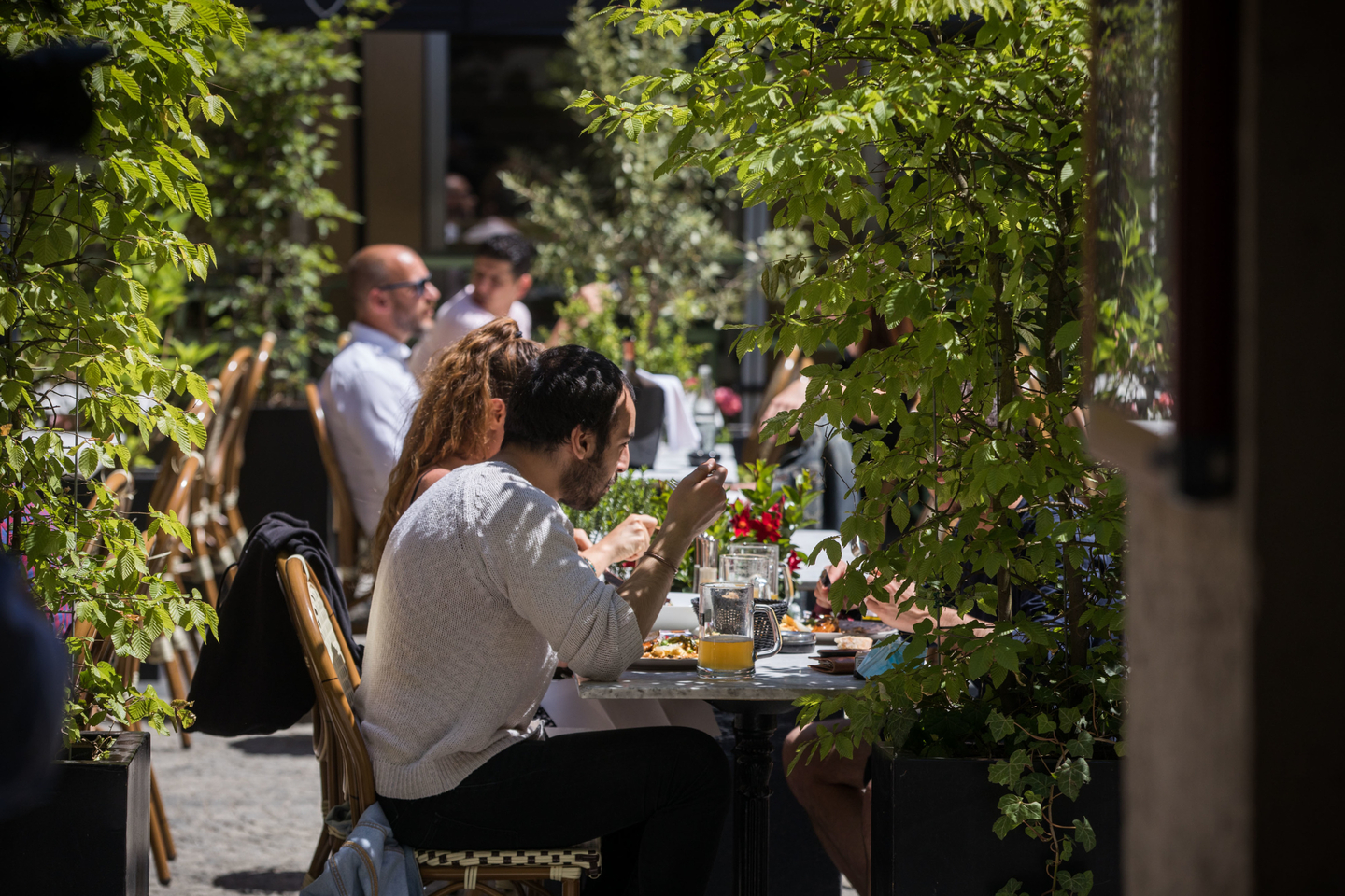 Neustart auf den Terrassen: Auf ein Gläschen Freiheit | Luxemburger Wort