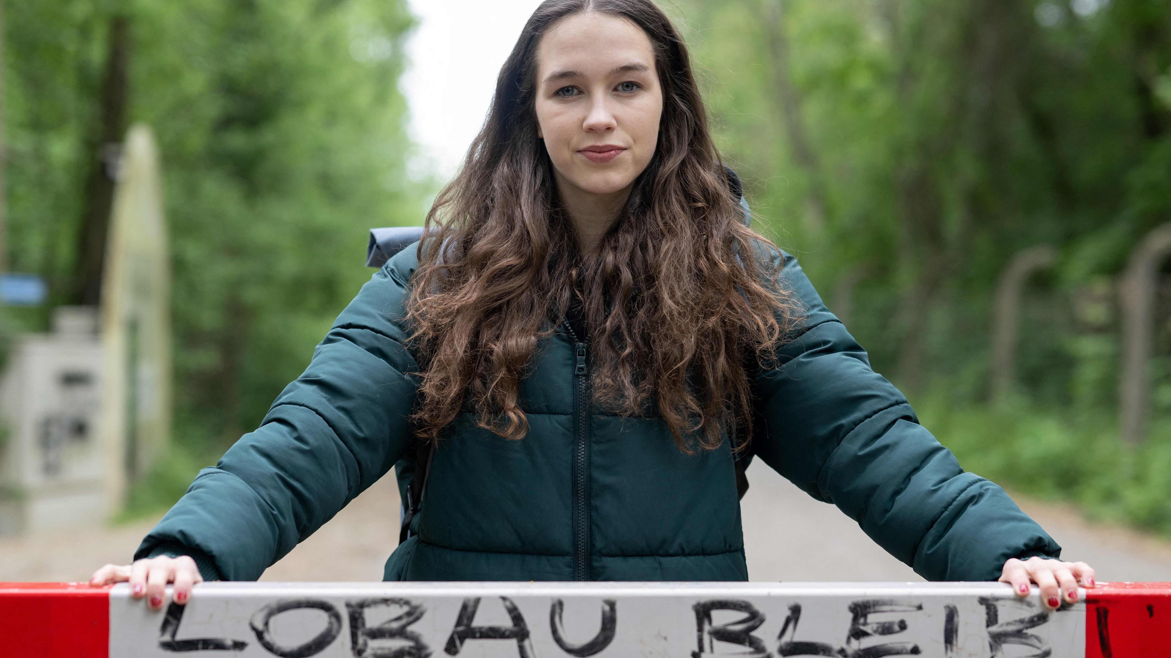 Als Klimaaktivistin hat sich Lena Schilling in der österreichischen Politik einen Namen gemacht. Nun steht sie unter Beschuss.