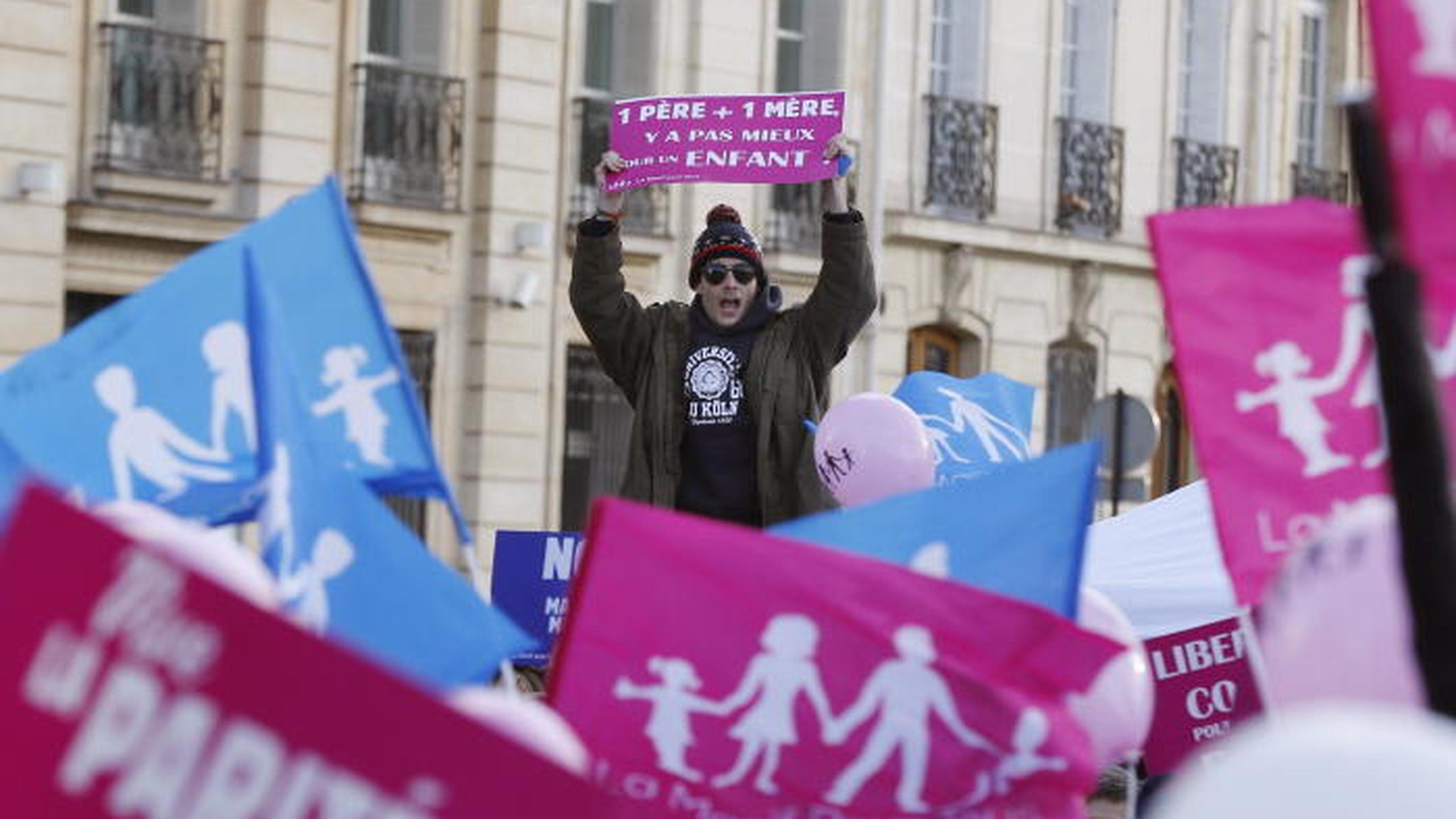 Französisches Parlament fällt erste Entscheidung für Homo-Ehe Luxemburger Wort