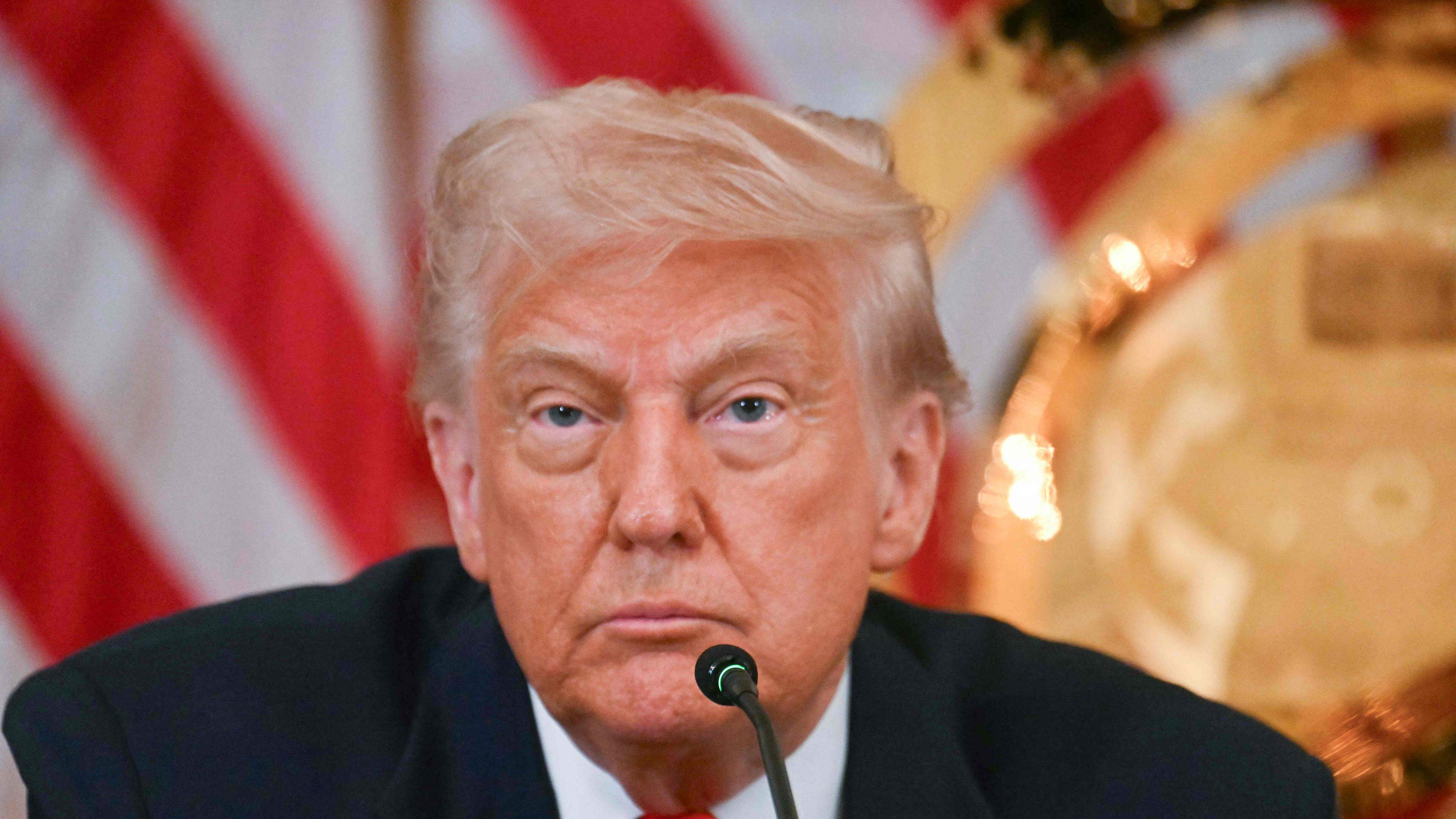 Trump announces the lifting of the sanctions against Syria
