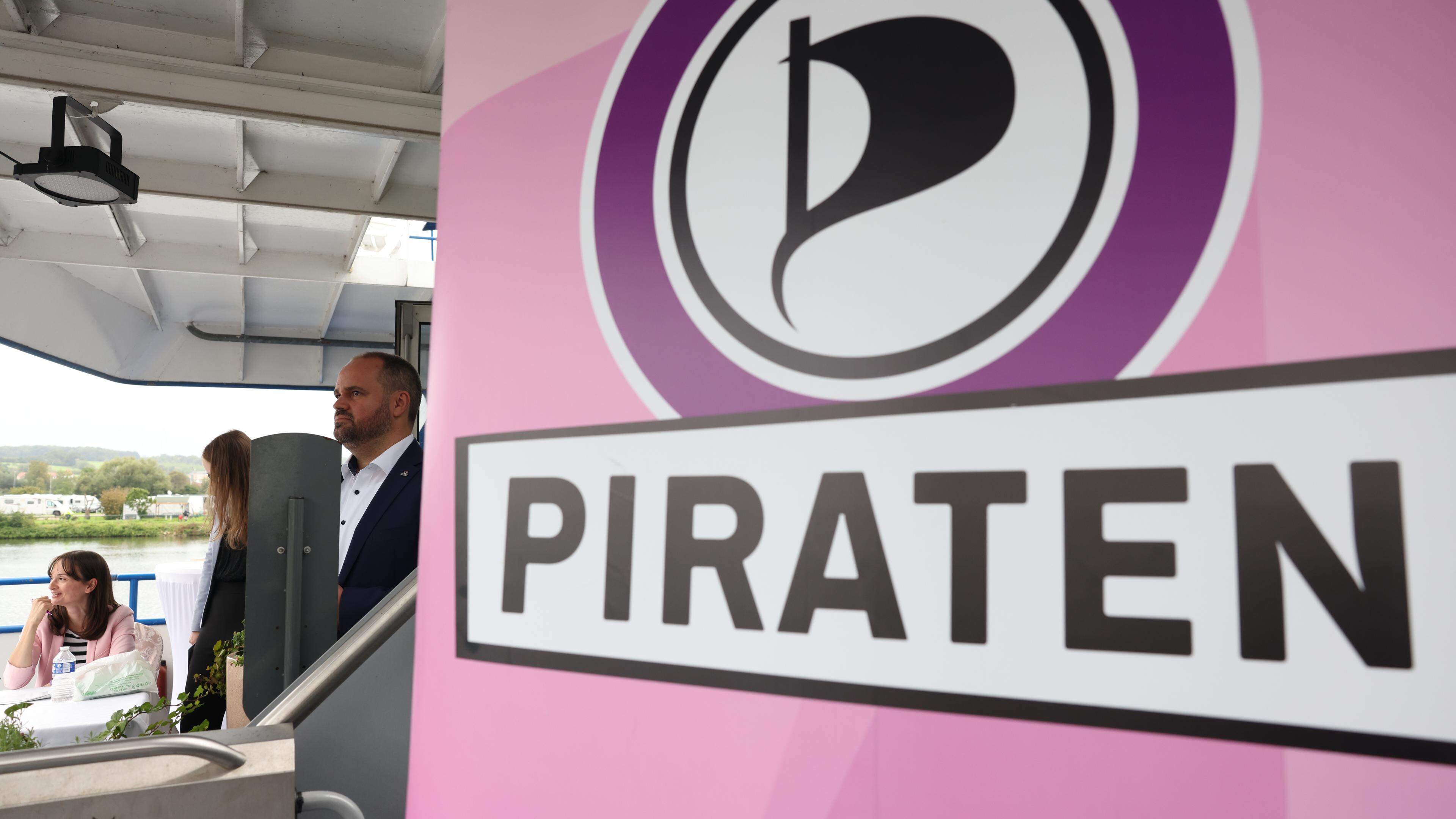 Pirates: Malt-accused should take over “financial damage”