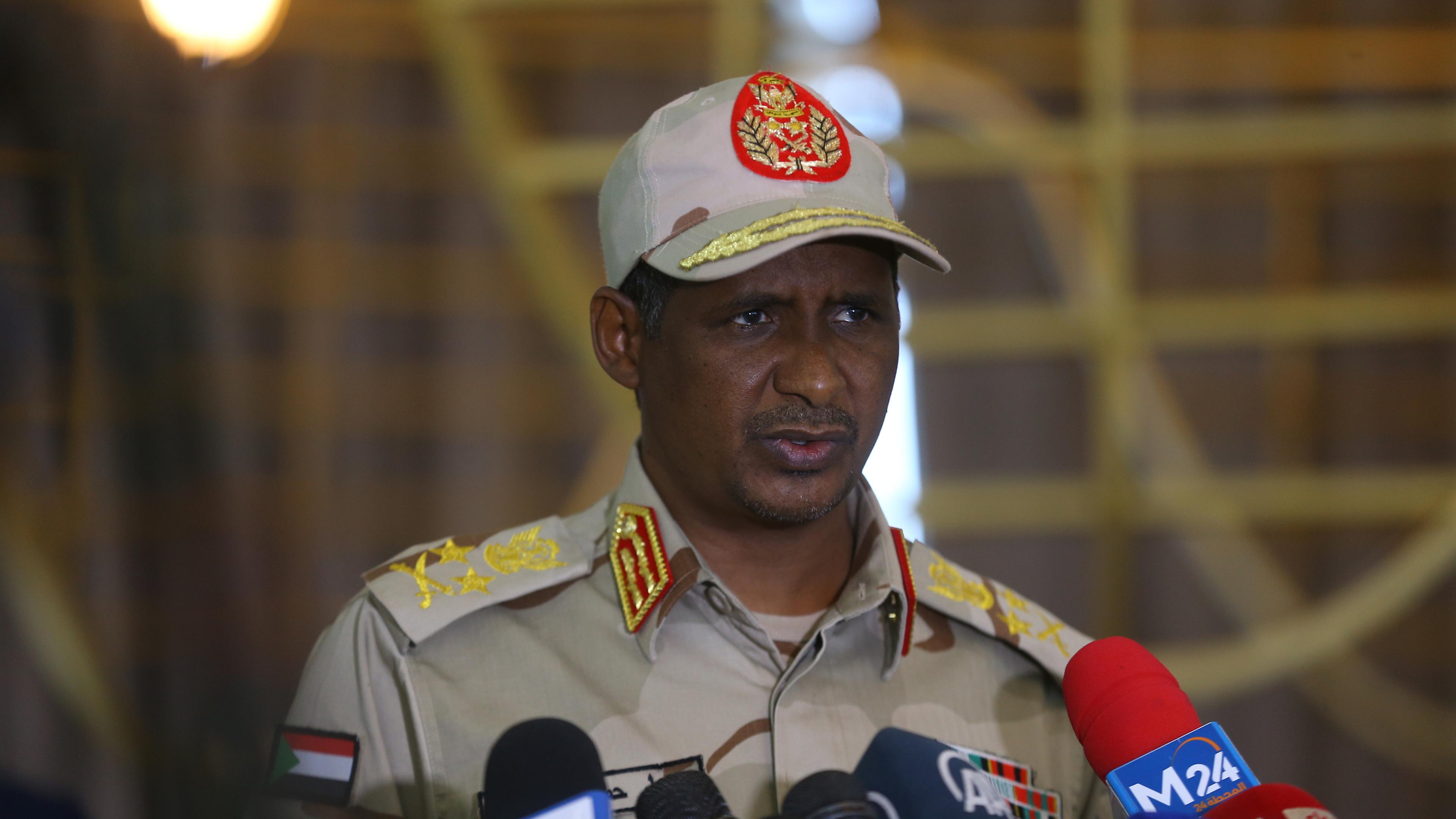 Mohammed Hamdan Daglo, commandant des «Rapid Support Forces» (RSF), contrôle la contrebande d’or dans son pays et ne fait pas que financer sa propre guerre sans merci au Soudan.