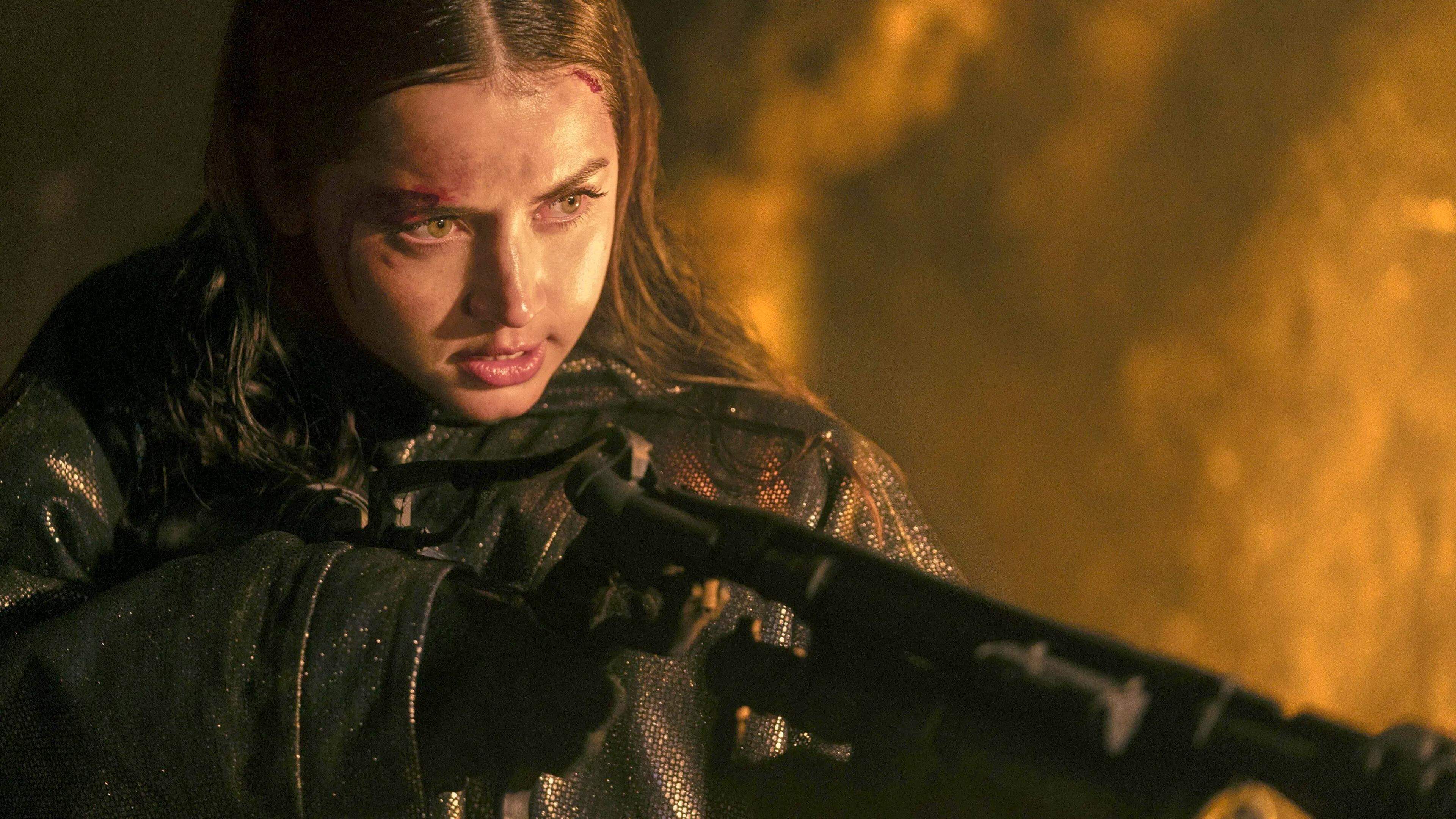 The new « John Wick » is walking through blood laughs in high heels